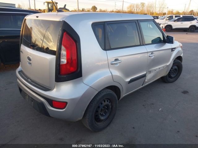 Photo 3 VIN: KNDJT2A5XC7464605 - KIA SOUL 