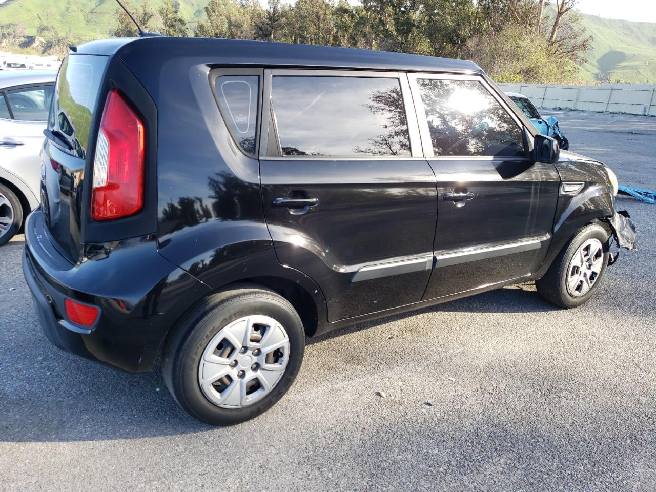 Photo 2 VIN: KNDJT2A5XC7743620 - KIA SOUL 