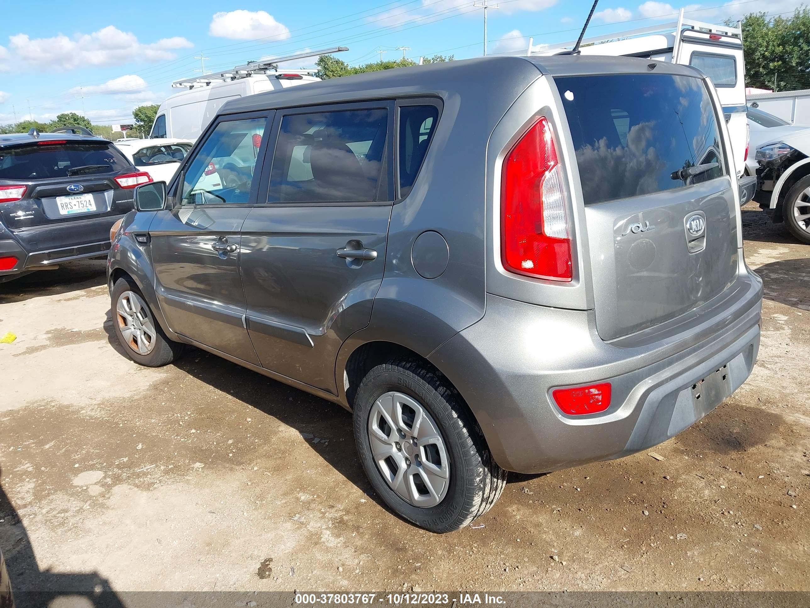 Photo 2 VIN: KNDJT2A5XD7574250 - KIA SOUL 