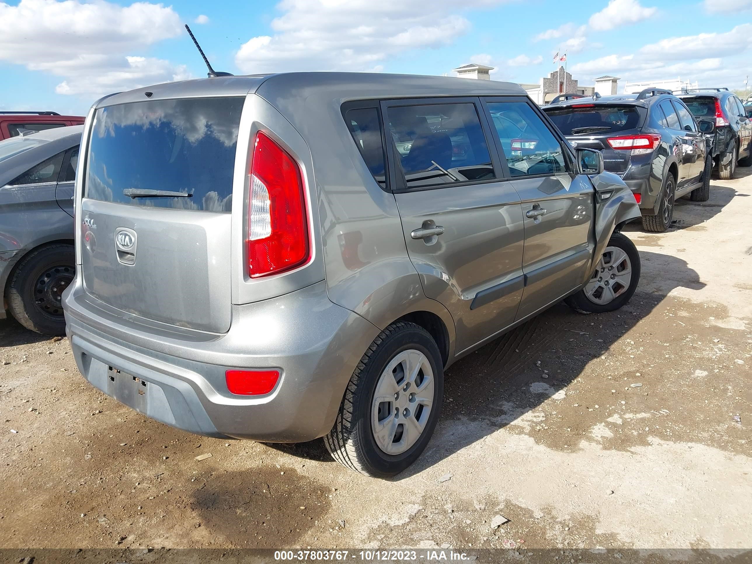 Photo 3 VIN: KNDJT2A5XD7574250 - KIA SOUL 