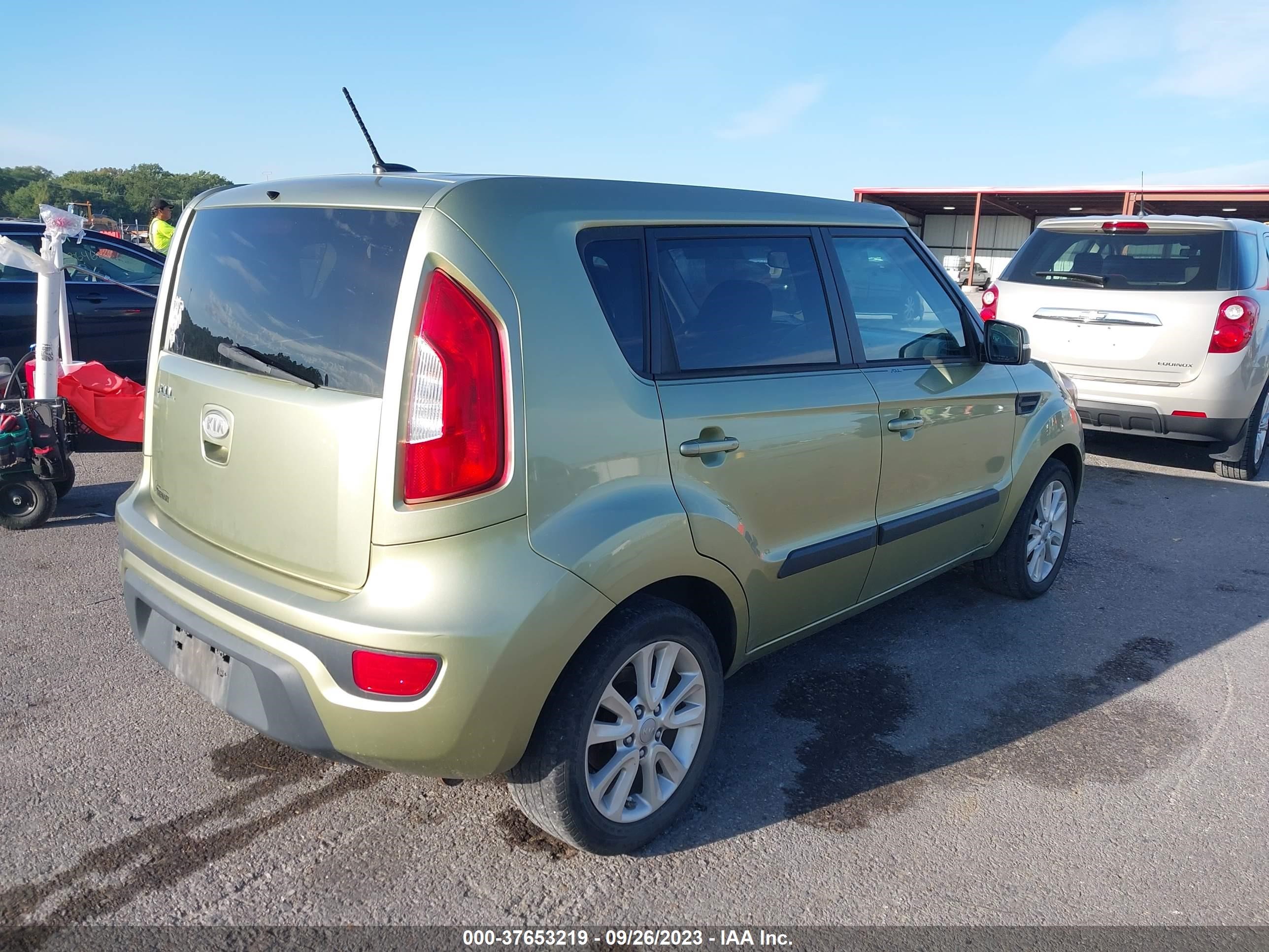 Photo 3 VIN: KNDJT2A61C7377734 - KIA SOUL 