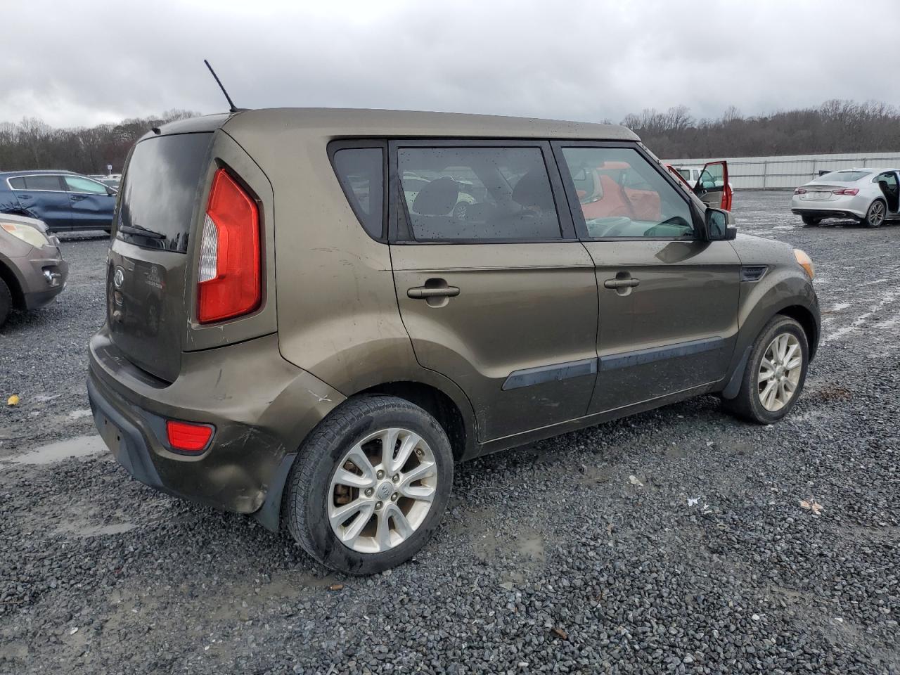 Photo 2 VIN: KNDJT2A61C7442050 - KIA SOUL 