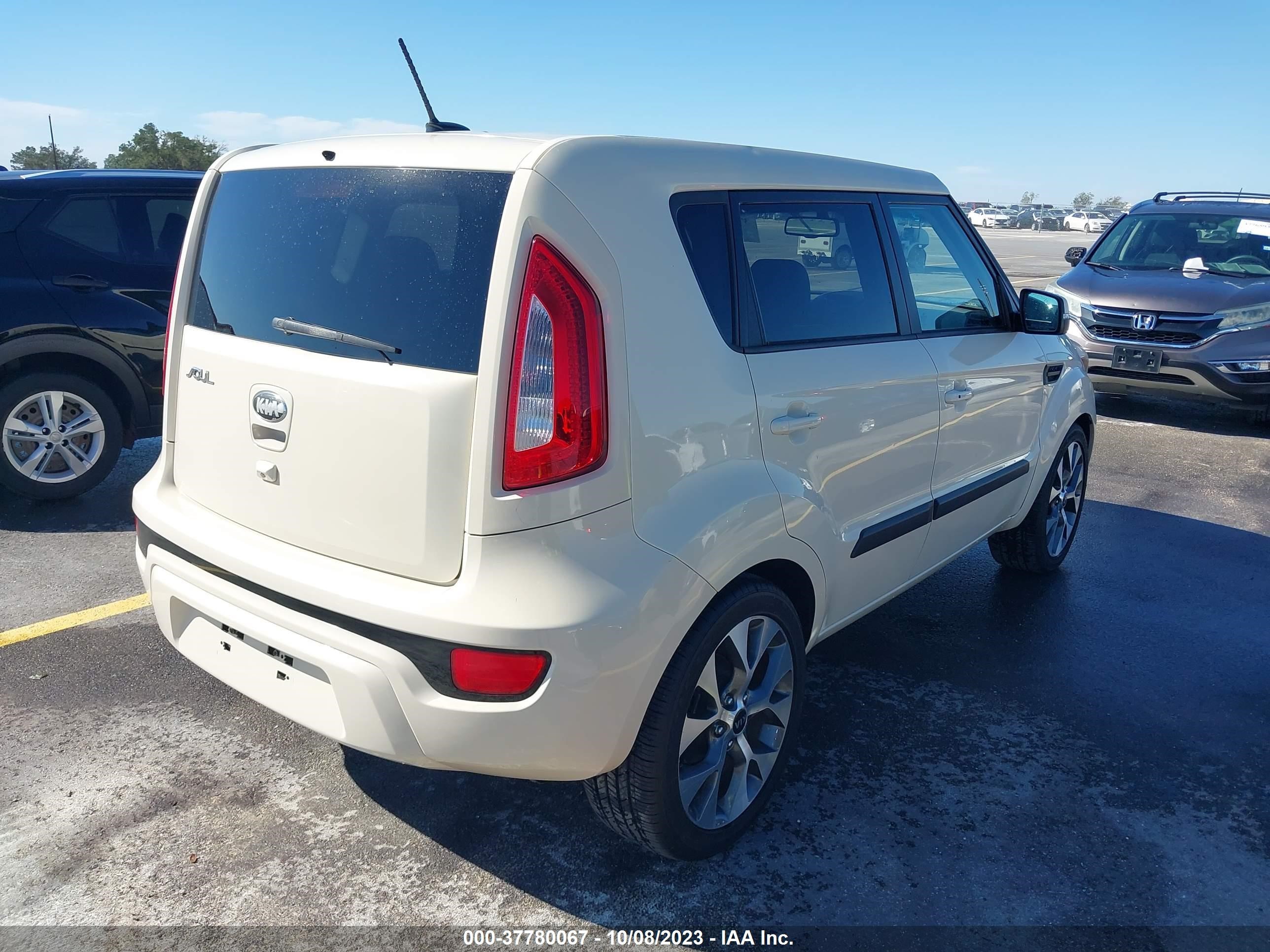 Photo 3 VIN: KNDJT2A61D7580902 - KIA SOUL 