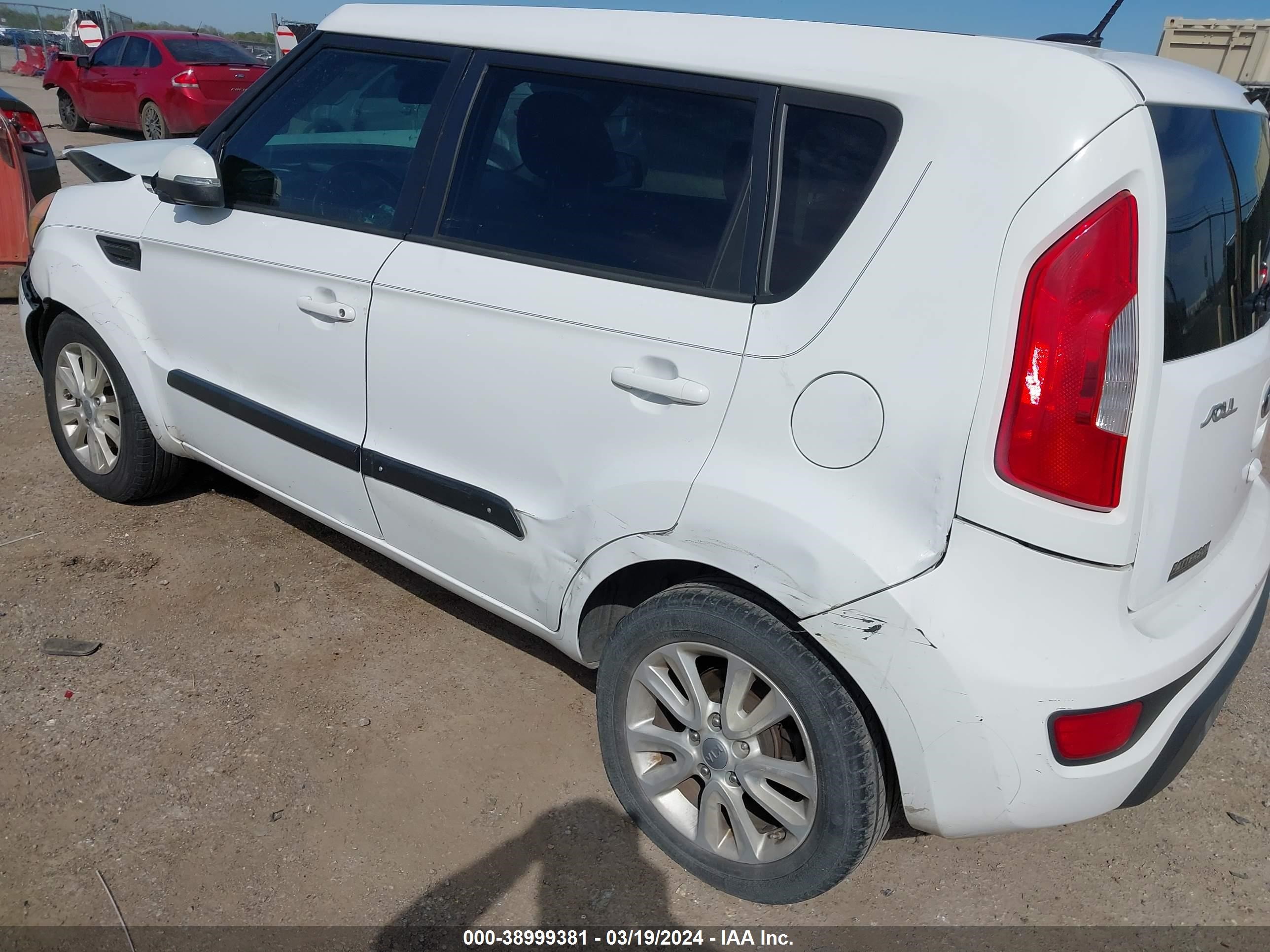 Photo 11 VIN: KNDJT2A61D7755262 - KIA SOUL 