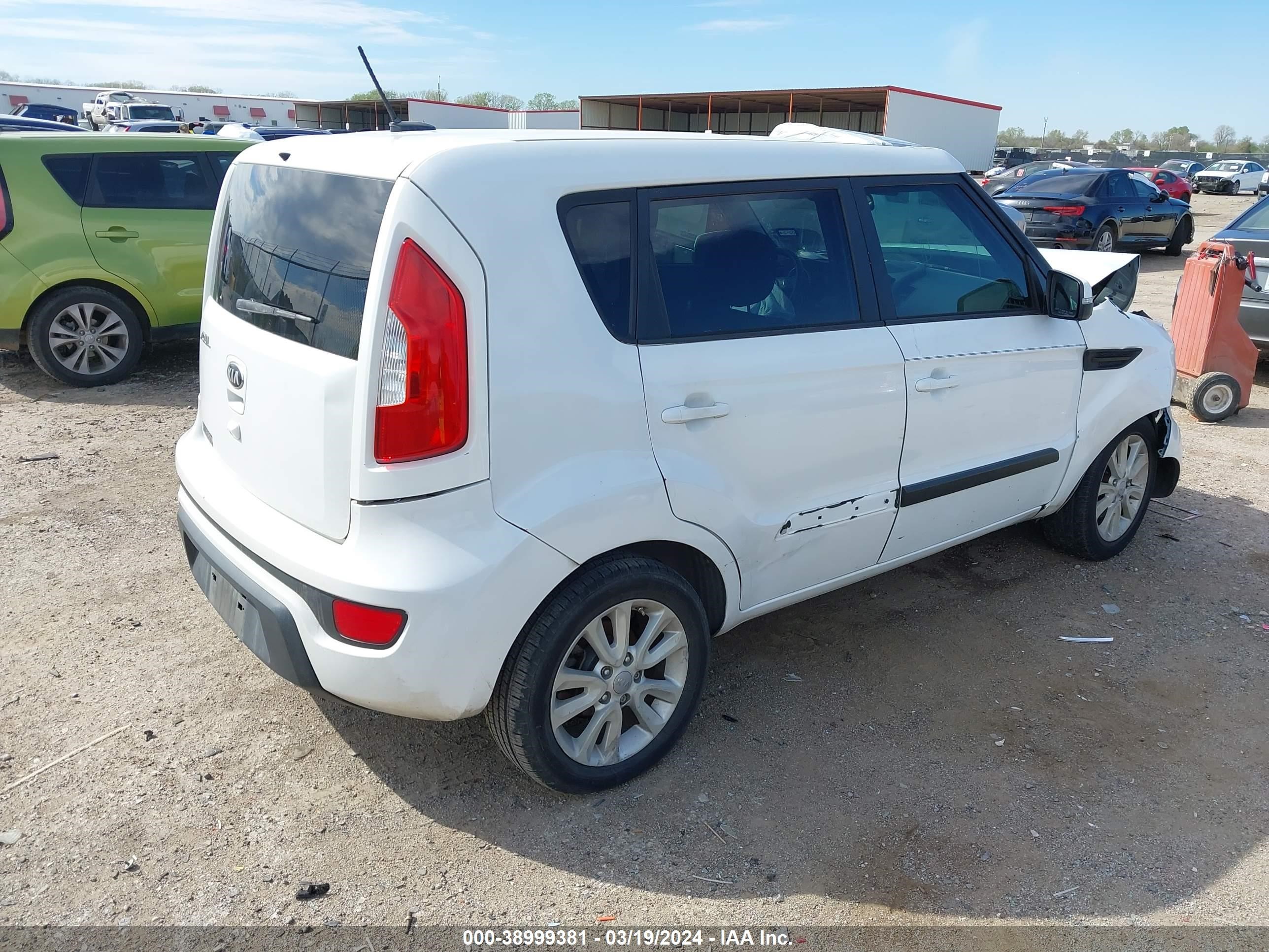 Photo 3 VIN: KNDJT2A61D7755262 - KIA SOUL 