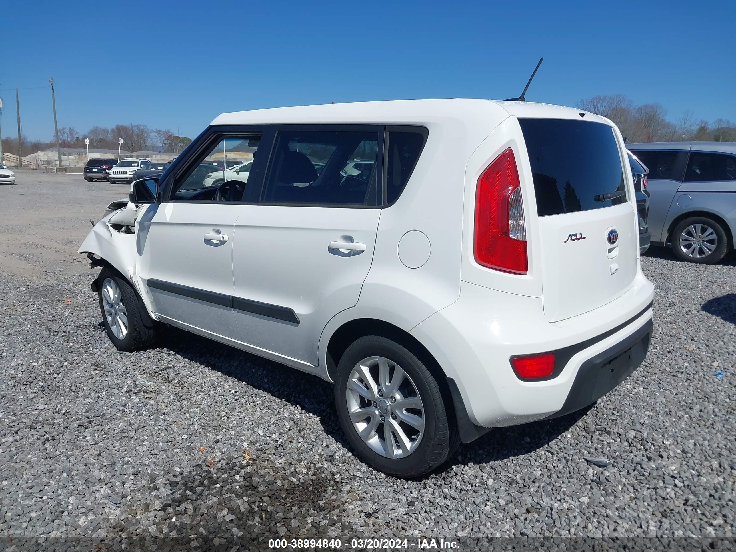 Photo 2 VIN: KNDJT2A61D7776791 - KIA SOUL 