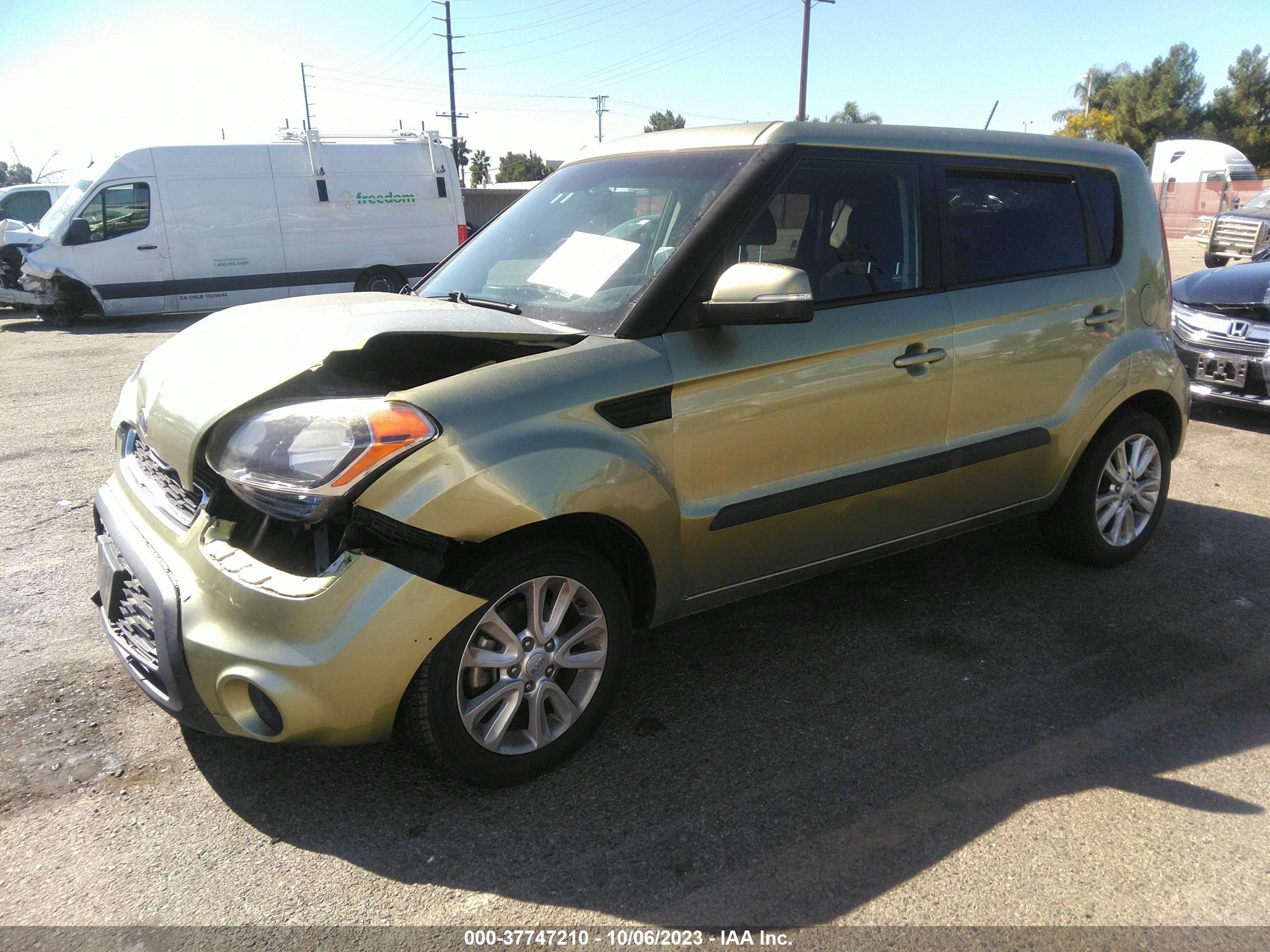 Photo 1 VIN: KNDJT2A62C7364040 - KIA SOUL 