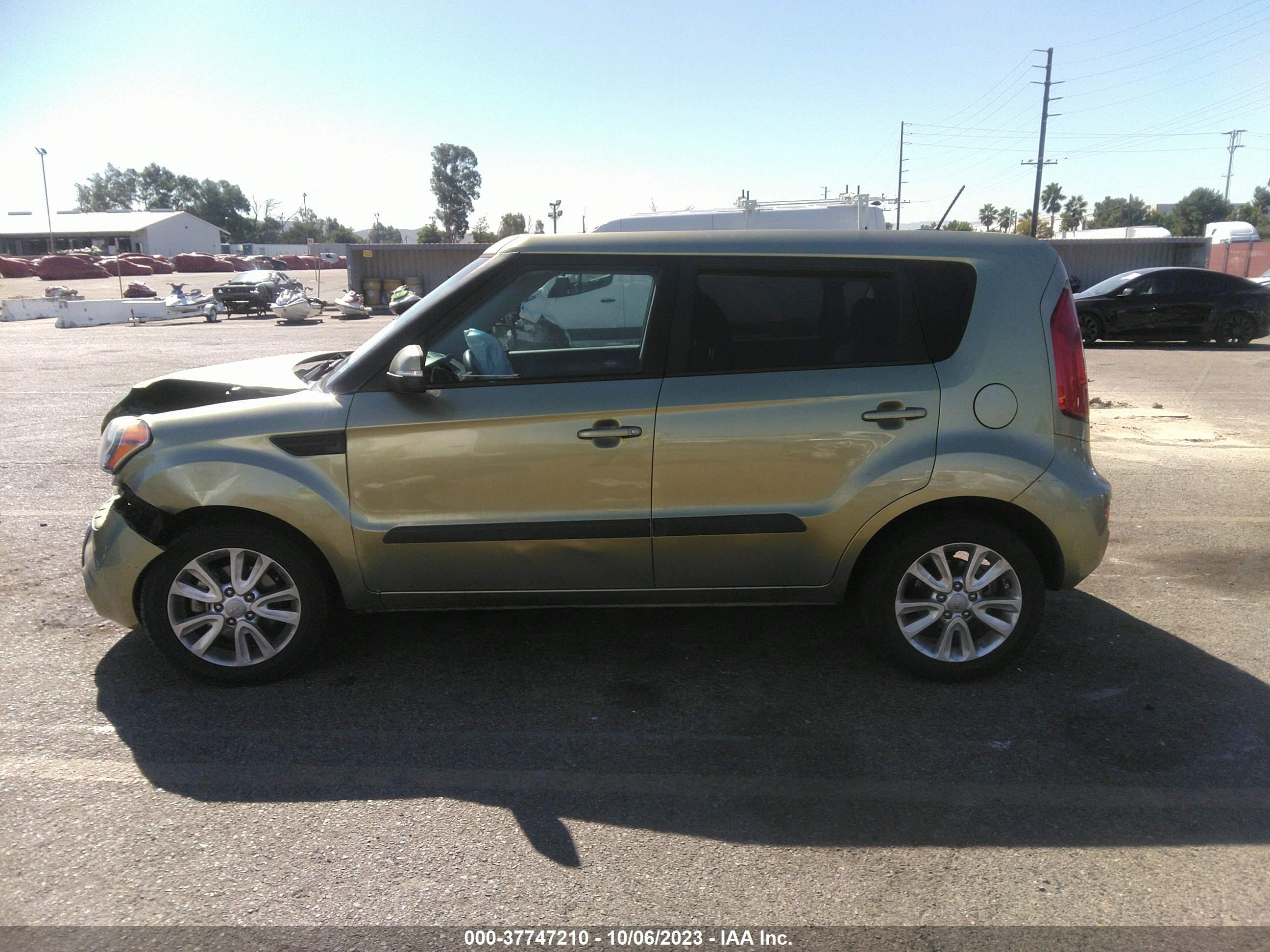 Photo 13 VIN: KNDJT2A62C7364040 - KIA SOUL 