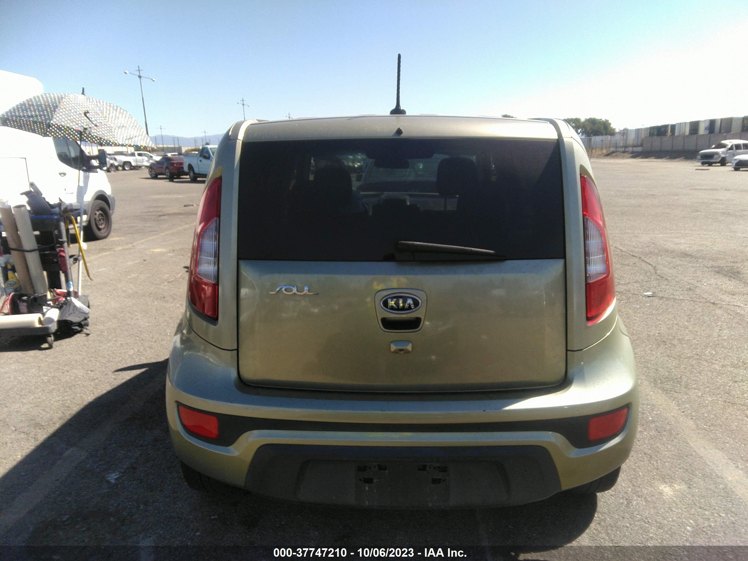 Photo 15 VIN: KNDJT2A62C7364040 - KIA SOUL 