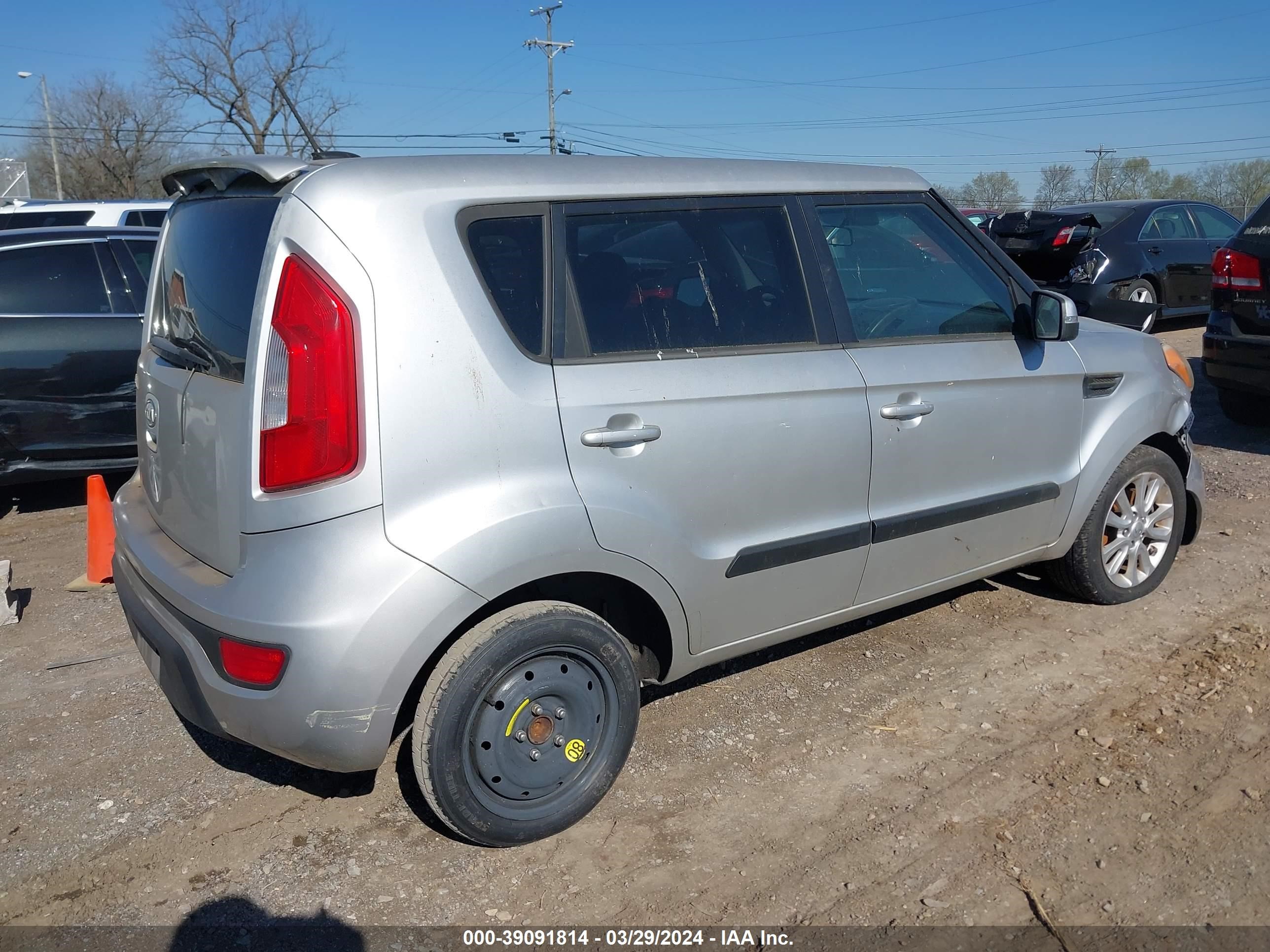 Photo 3 VIN: KNDJT2A62C7438296 - KIA SOUL 