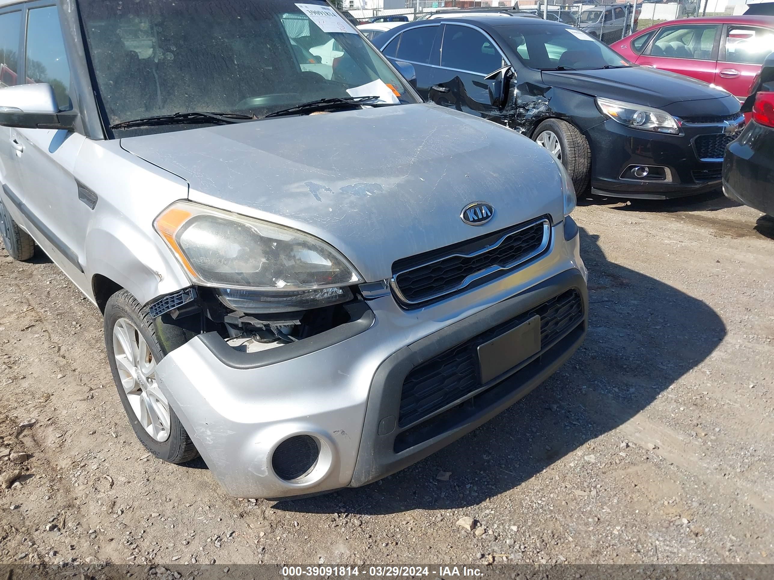 Photo 5 VIN: KNDJT2A62C7438296 - KIA SOUL 