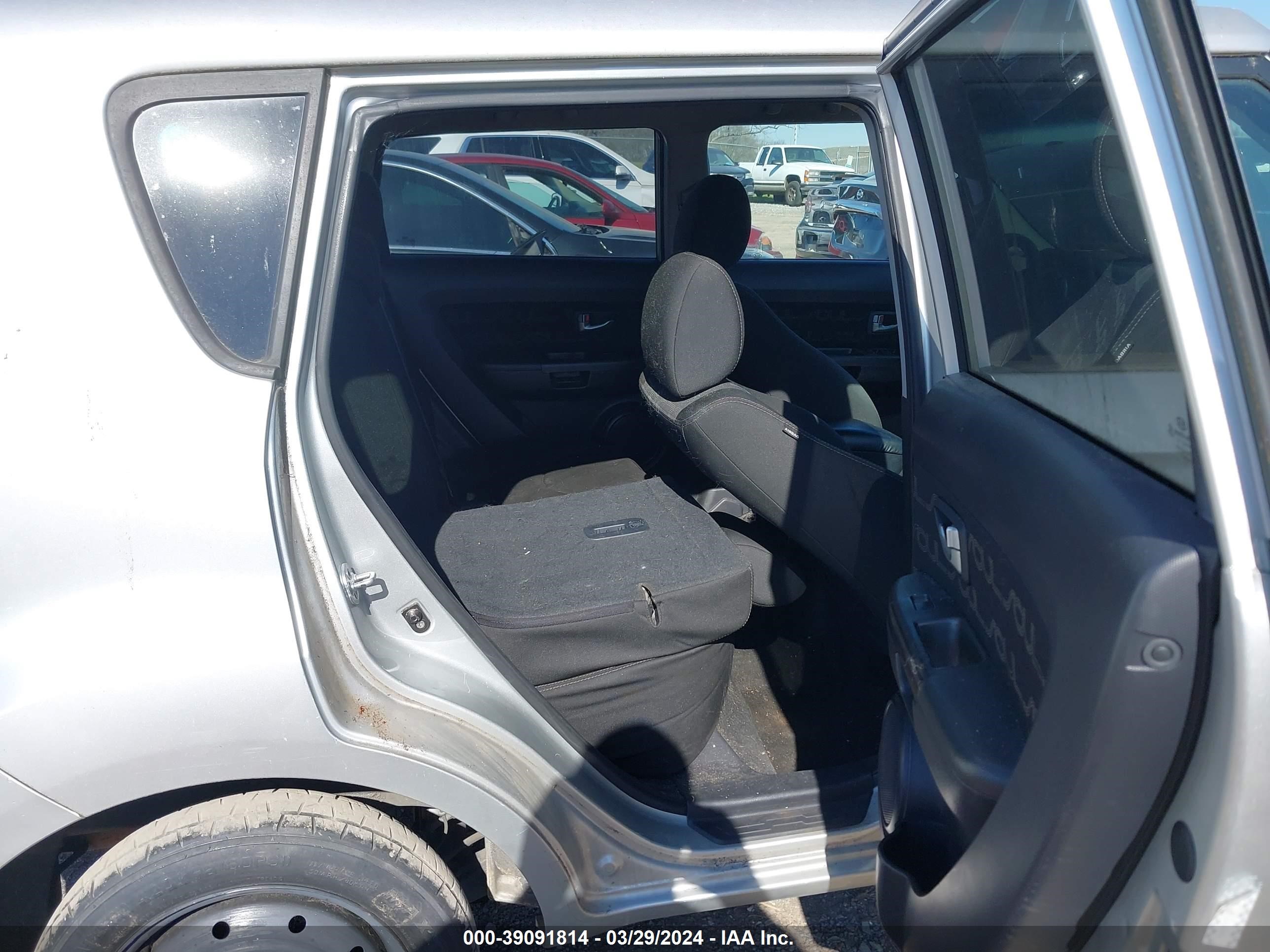 Photo 7 VIN: KNDJT2A62C7438296 - KIA SOUL 