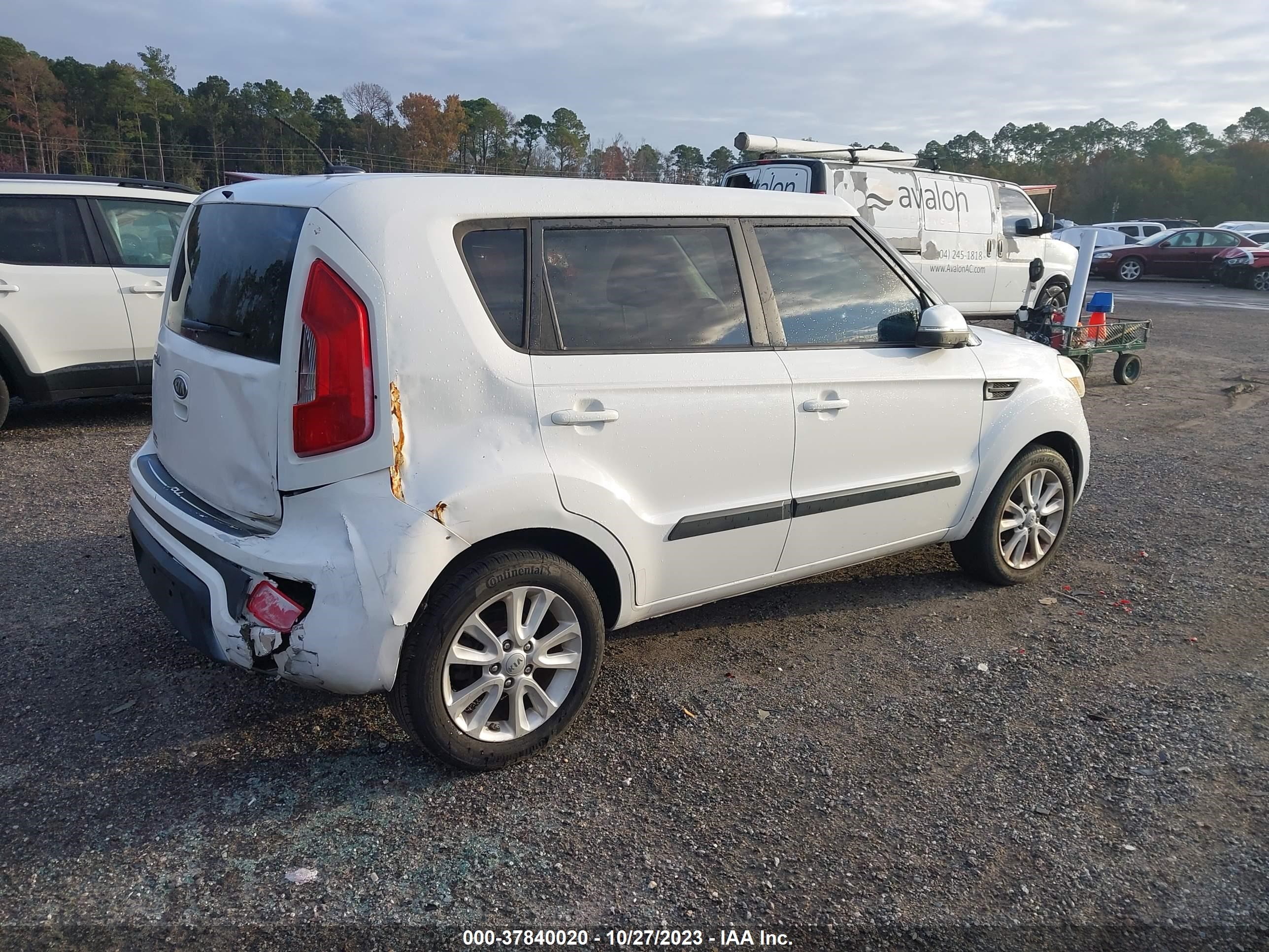 Photo 3 VIN: KNDJT2A62C7448049 - KIA SOUL 