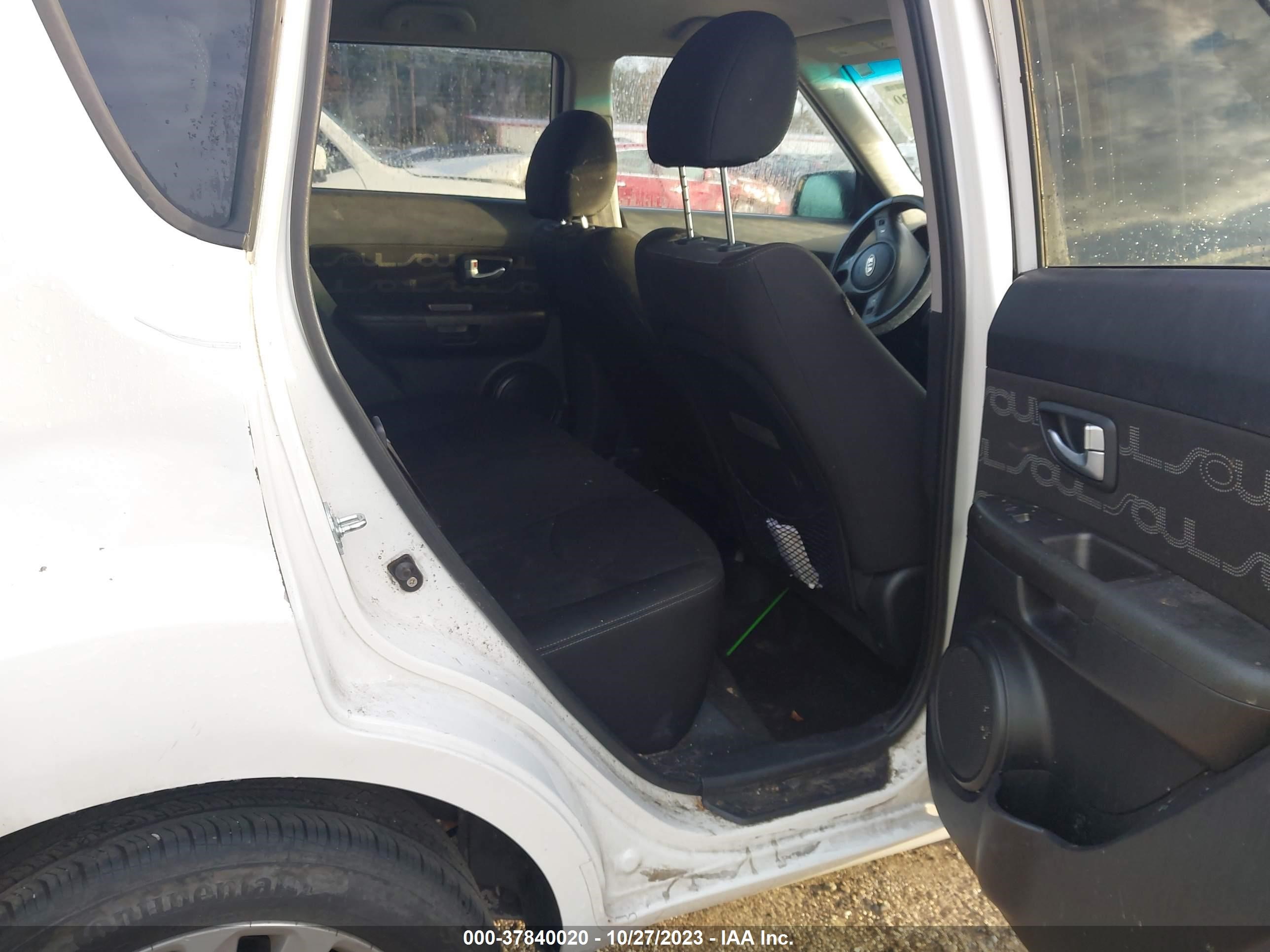 Photo 7 VIN: KNDJT2A62C7448049 - KIA SOUL 