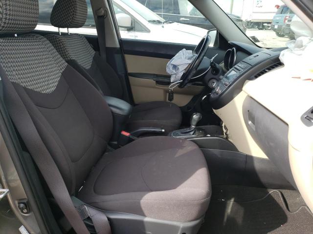 Photo 4 VIN: KNDJT2A62D7597627 - KIA SOUL + 