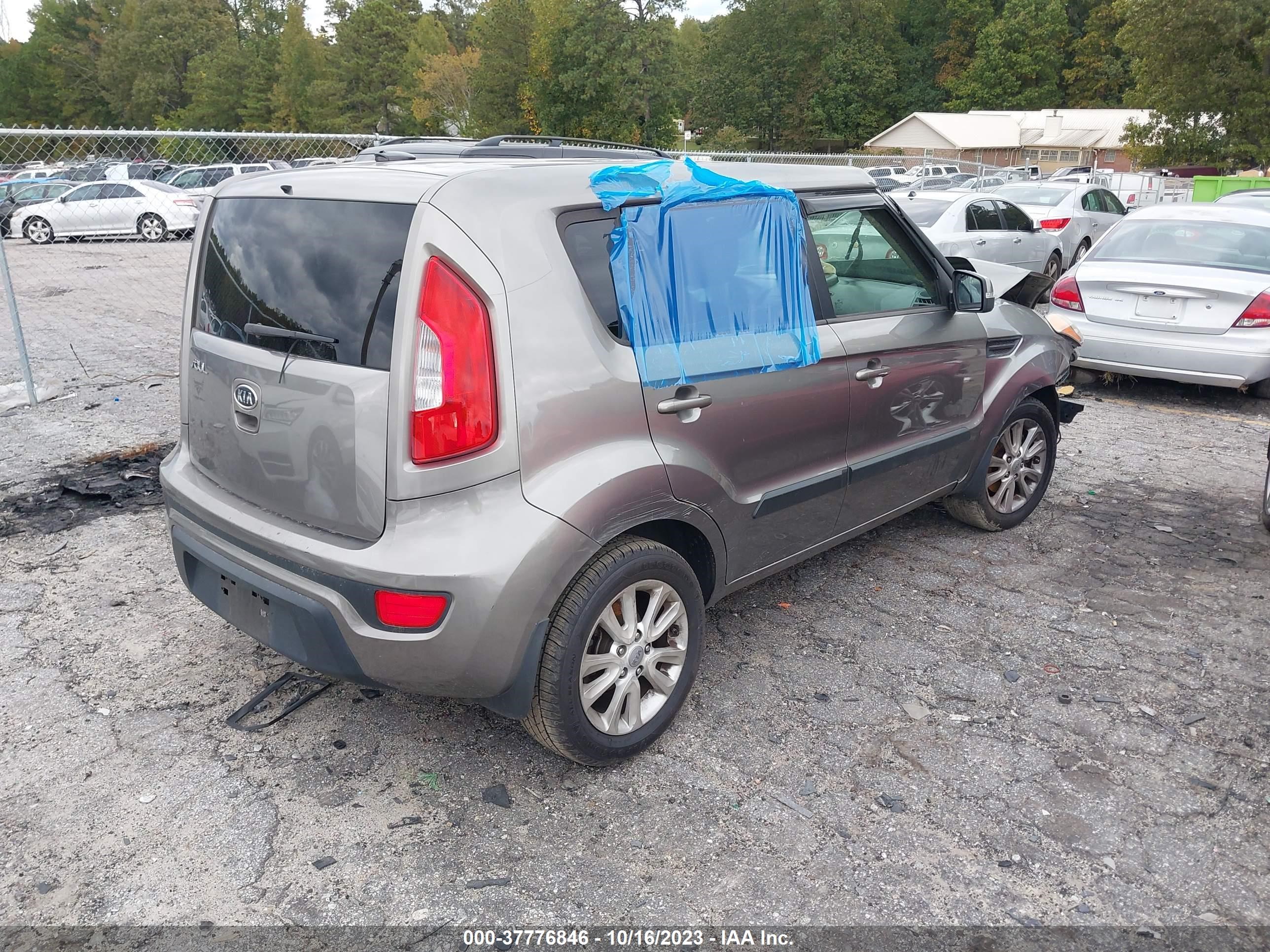 Photo 3 VIN: KNDJT2A63C7380165 - KIA SOUL 