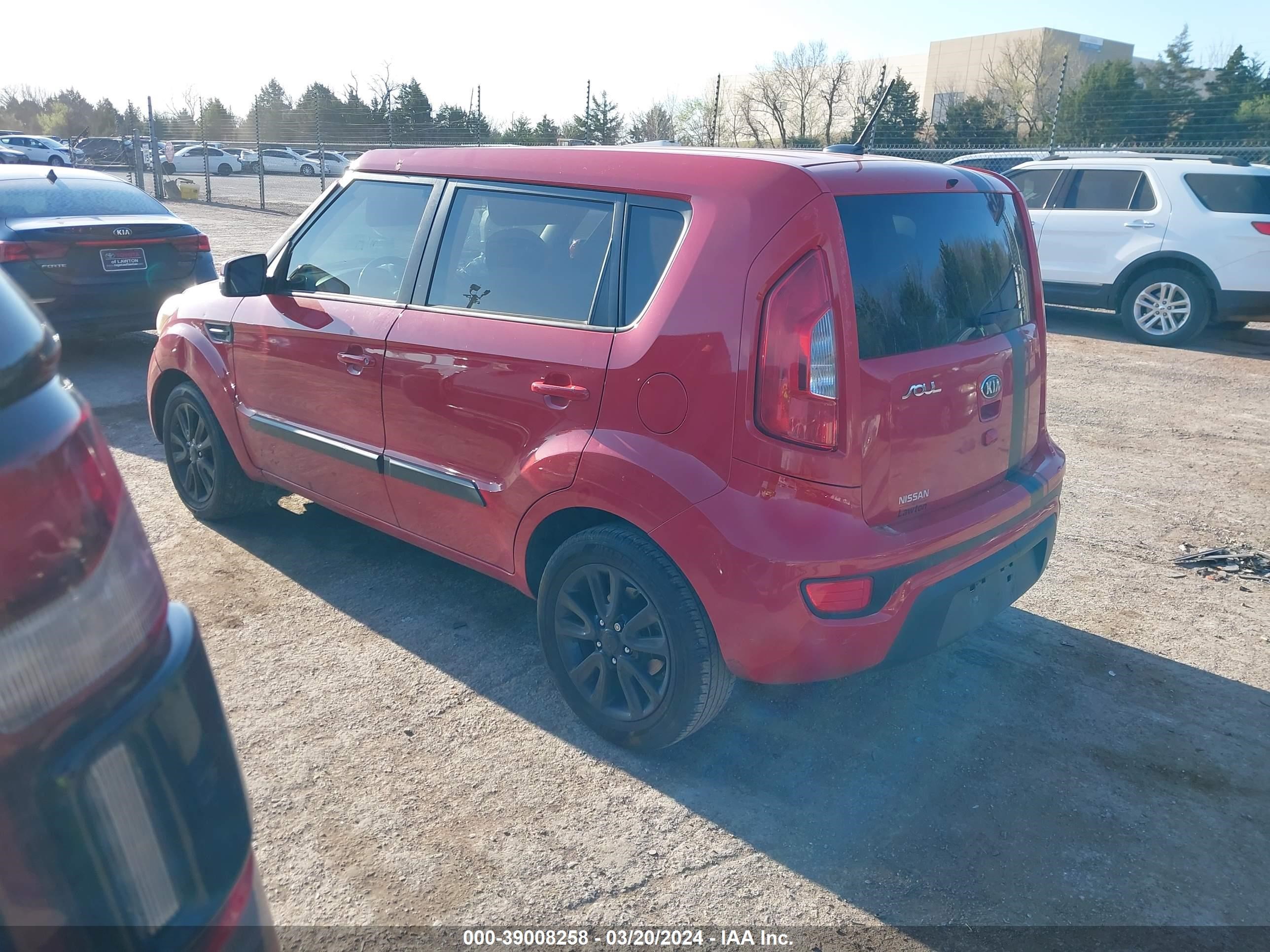 Photo 2 VIN: KNDJT2A63D7484768 - KIA SOUL 