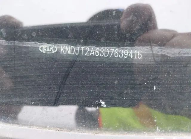 Photo 8 VIN: KNDJT2A63D7639416 - KIA SOUL 