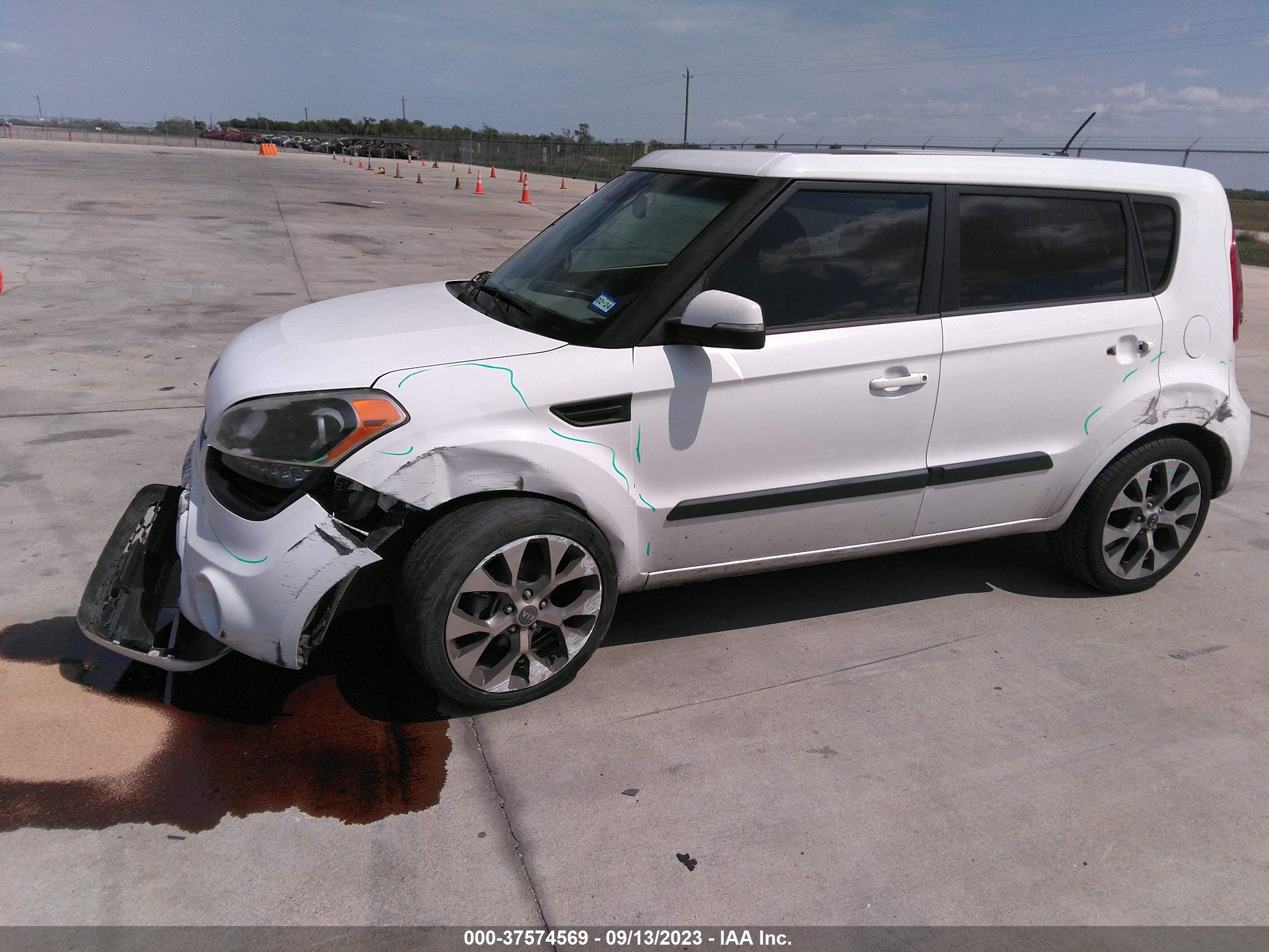 Photo 5 VIN: KNDJT2A64D7501111 - KIA SOUL 