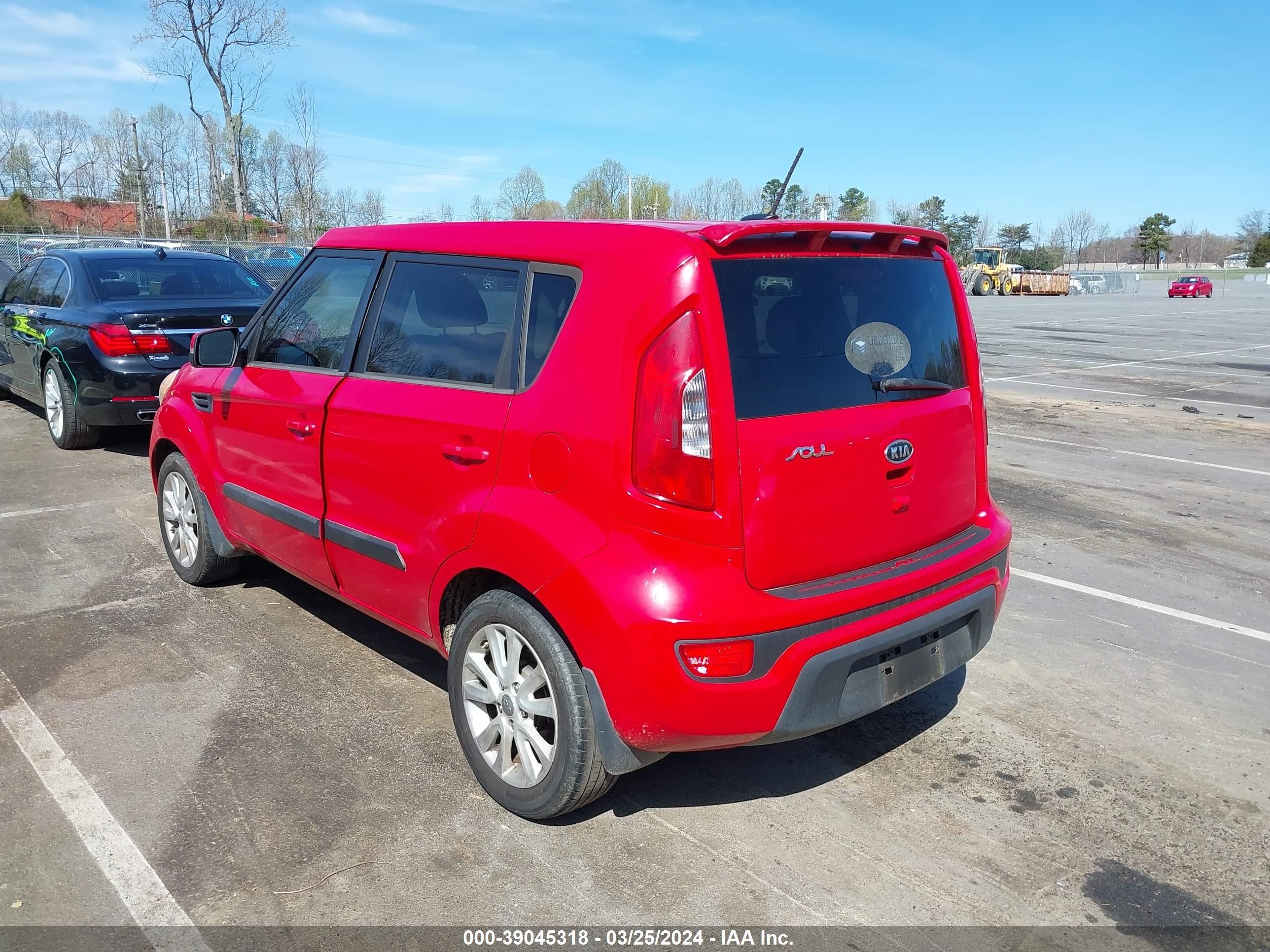 Photo 2 VIN: KNDJT2A65C7400724 - KIA SOUL 