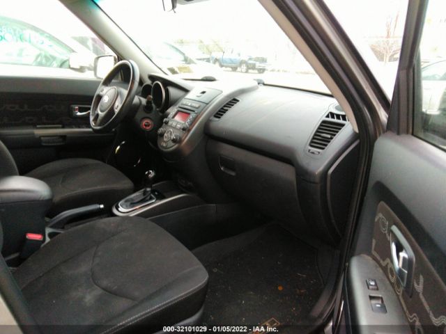 Photo 4 VIN: KNDJT2A65C7412985 - KIA SOUL 