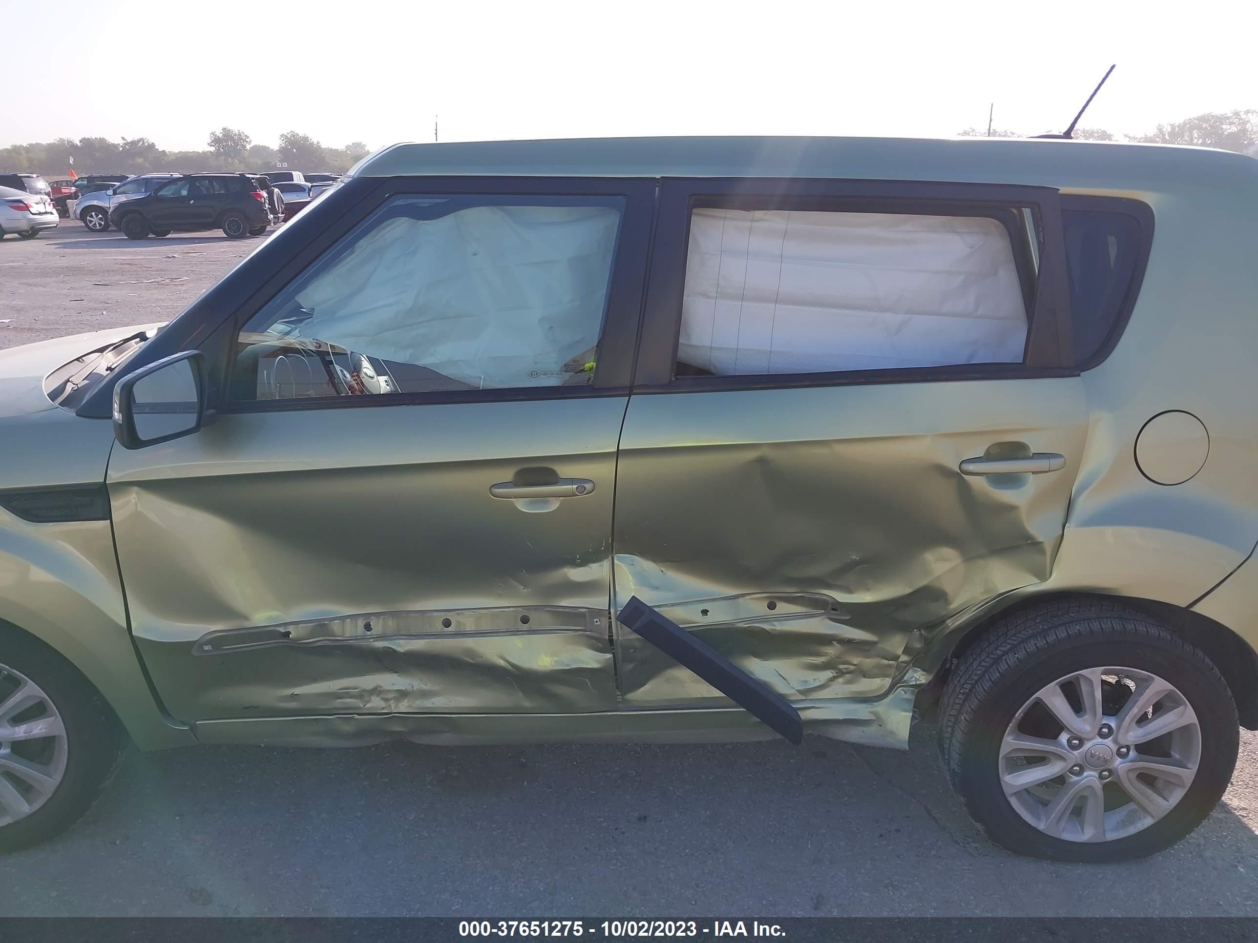 Photo 13 VIN: KNDJT2A65D7612038 - KIA SOUL 