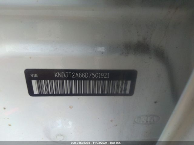 Photo 8 VIN: KNDJT2A66D7501921 - KIA SOUL 