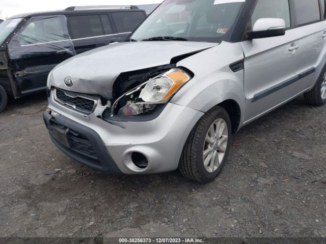 Photo 5 VIN: KNDJT2A66D7573525 - KIA SOUL 