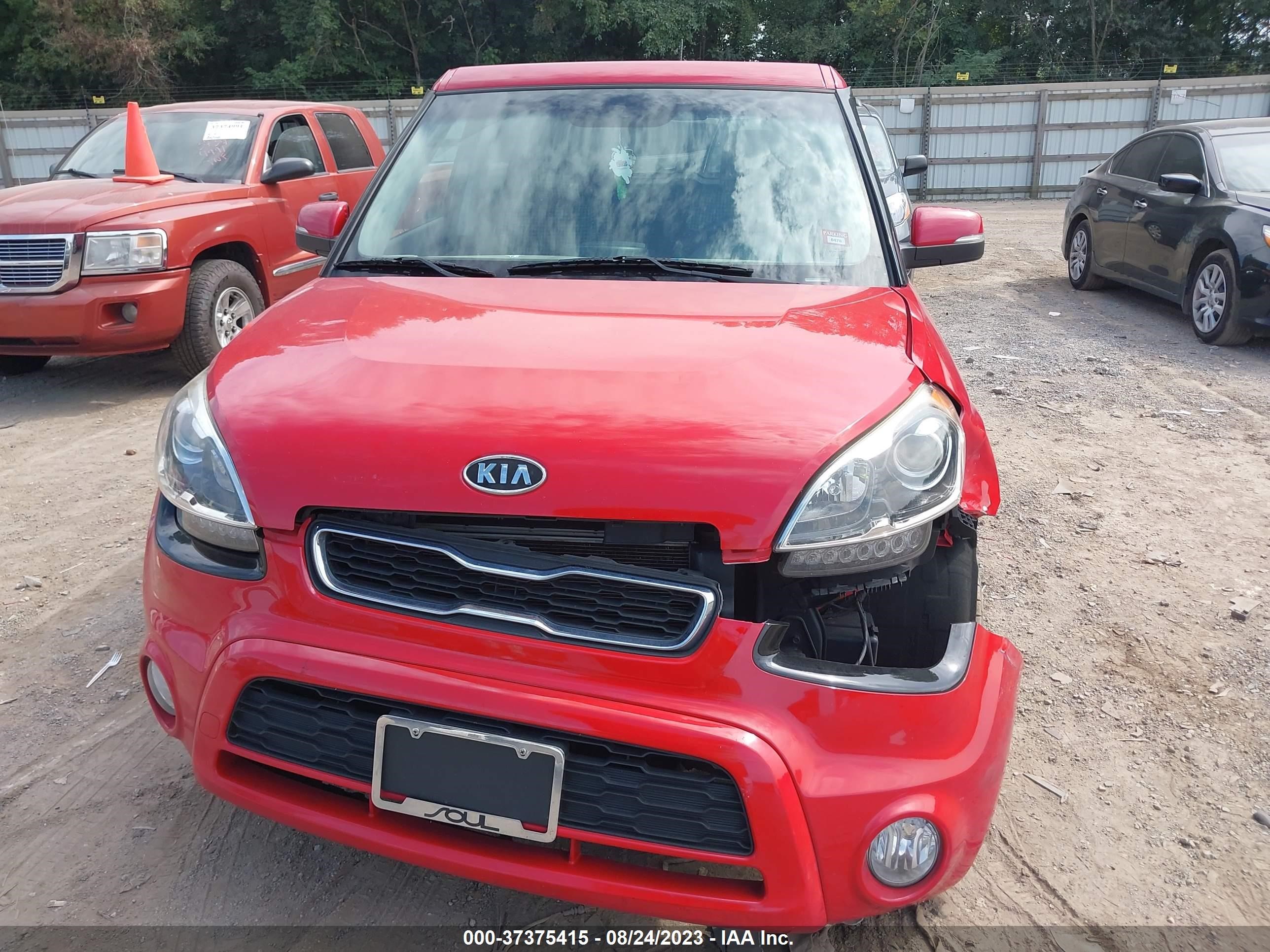 Photo 12 VIN: KNDJT2A67C7402409 - KIA SOUL 