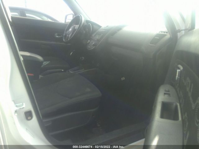 Photo 4 VIN: KNDJT2A67D7483560 - KIA SOUL 