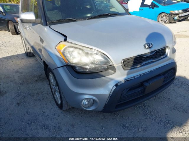 Photo 5 VIN: KNDJT2A67D7563716 - KIA SOUL 