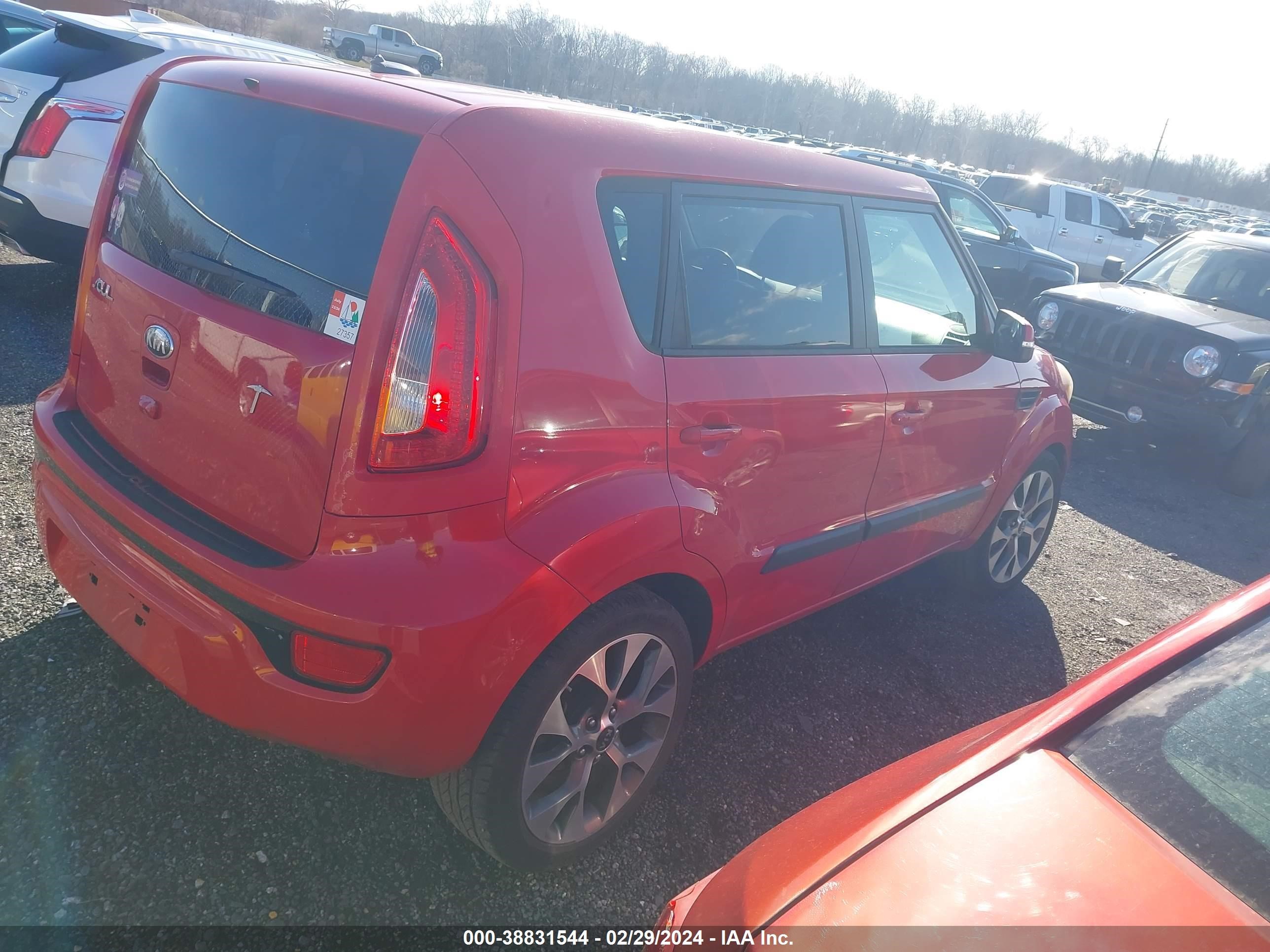 Photo 3 VIN: KNDJT2A67D7575588 - KIA SOUL 