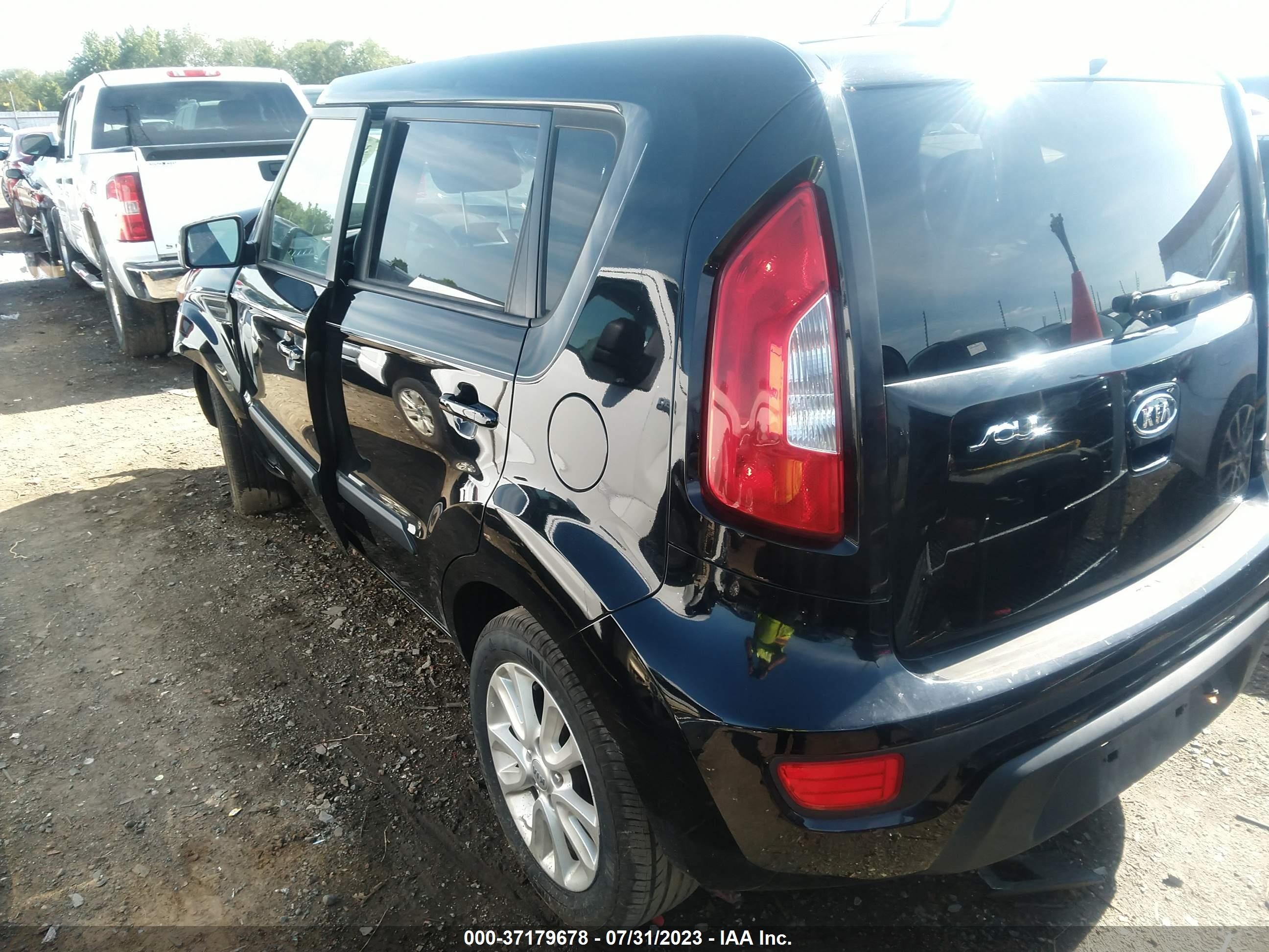 Photo 13 VIN: KNDJT2A68C7738845 - KIA SOUL 