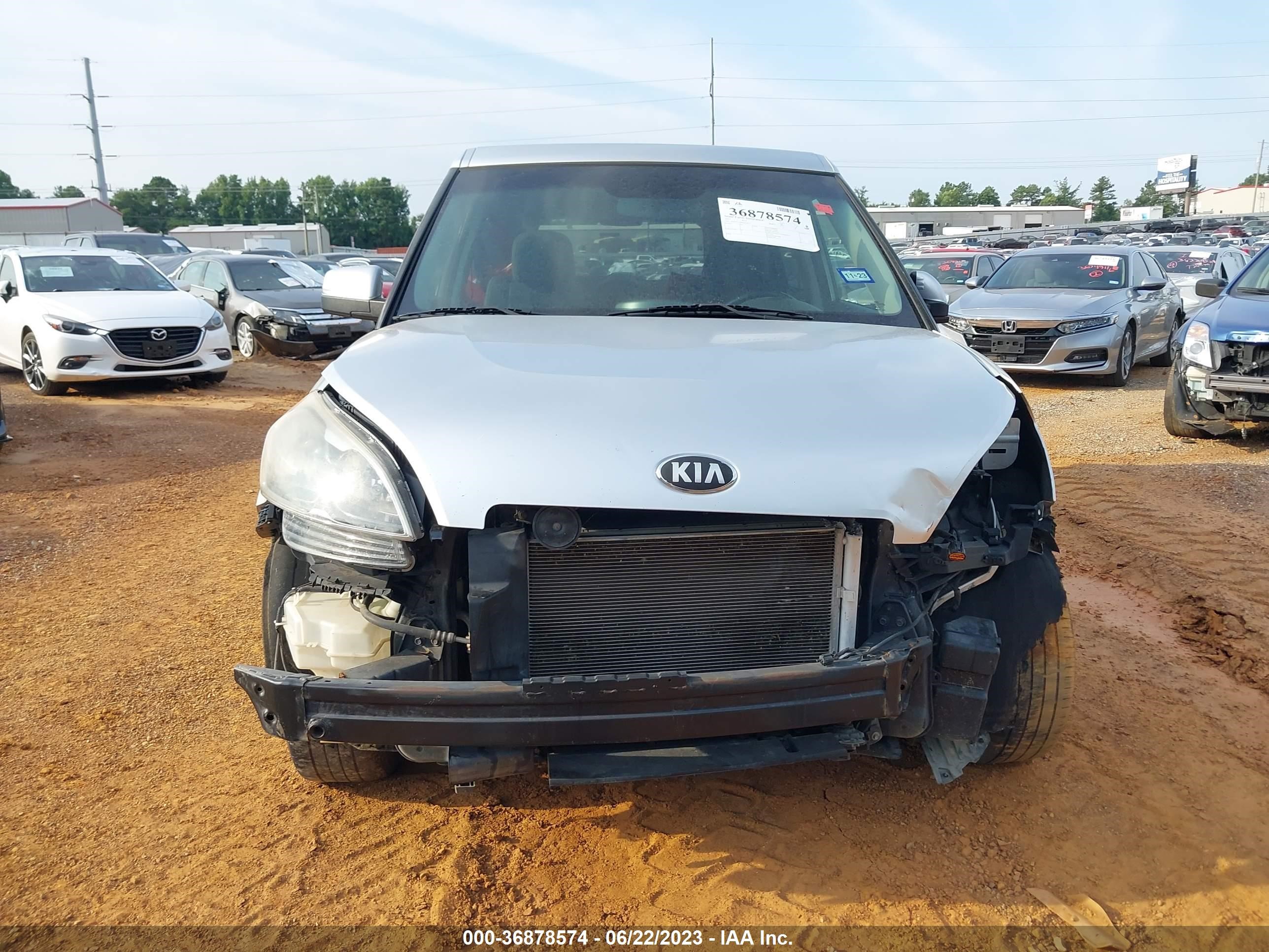 Photo 12 VIN: KNDJT2A68D7506537 - KIA SOUL 