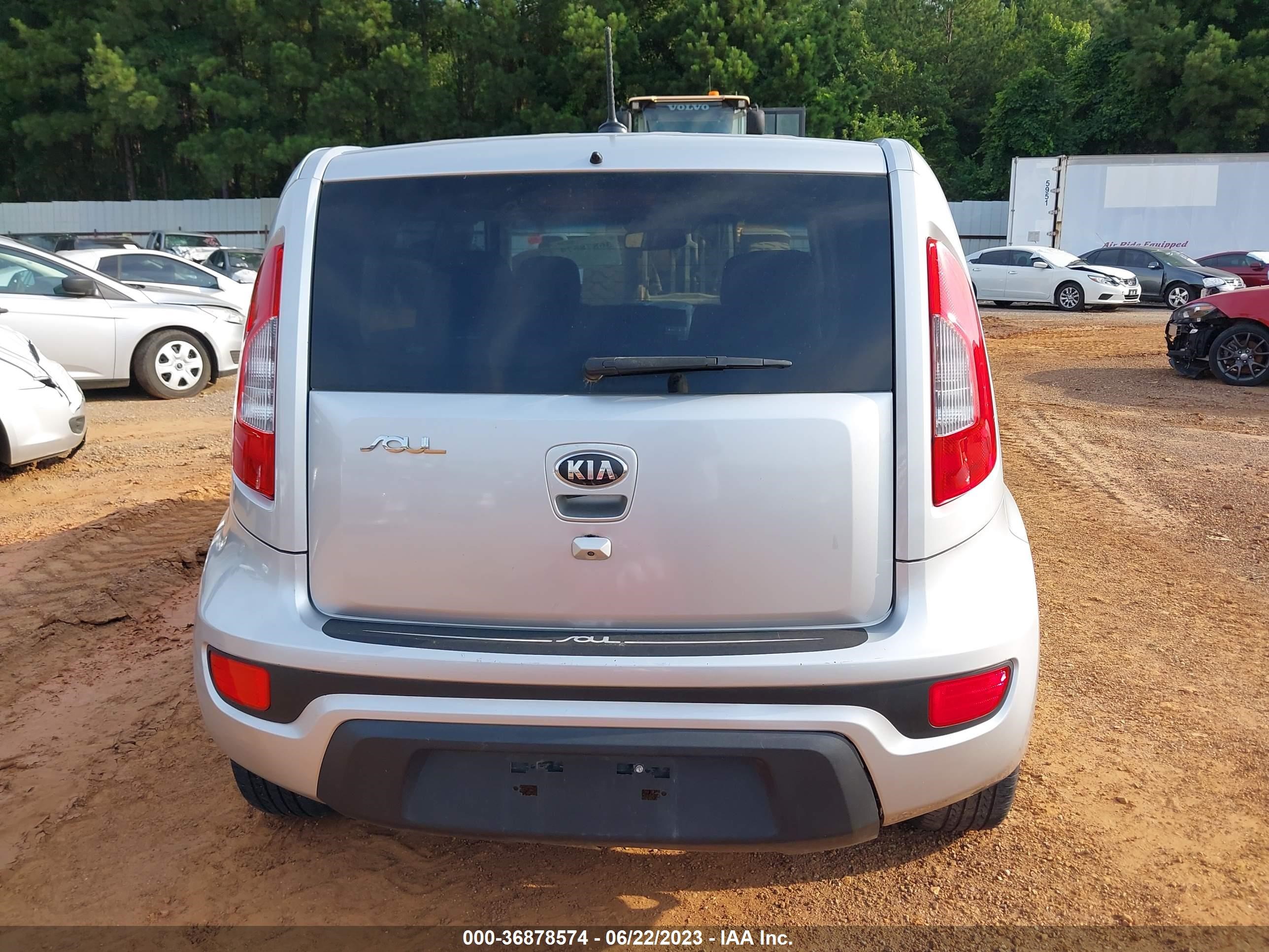 Photo 16 VIN: KNDJT2A68D7506537 - KIA SOUL 