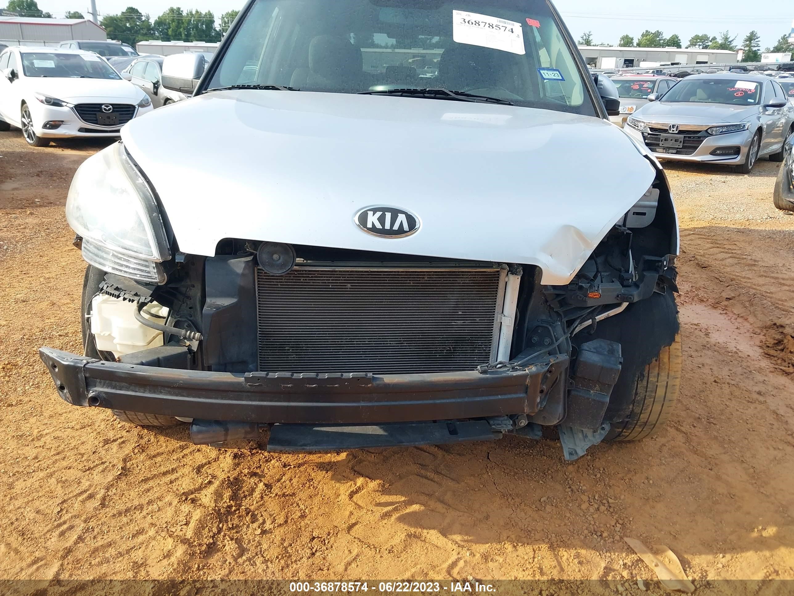 Photo 5 VIN: KNDJT2A68D7506537 - KIA SOUL 