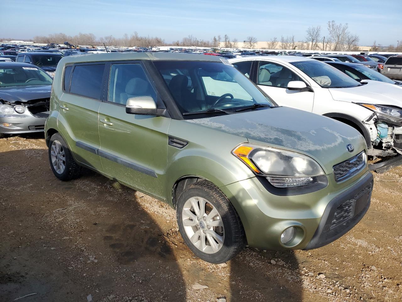 Photo 3 VIN: KNDJT2A68D7633479 - KIA SOUL 