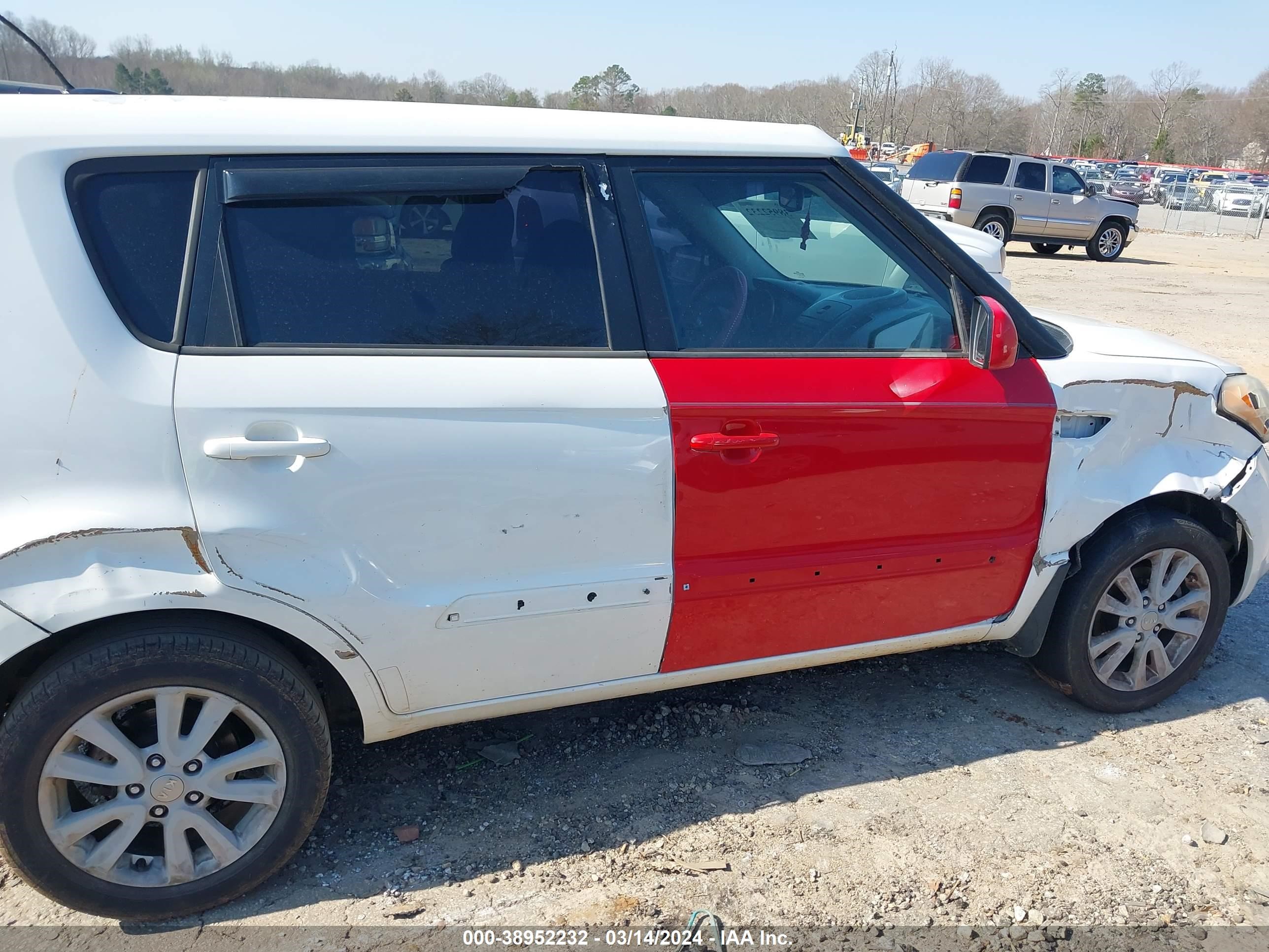 Photo 11 VIN: KNDJT2A69D7495984 - KIA SOUL 