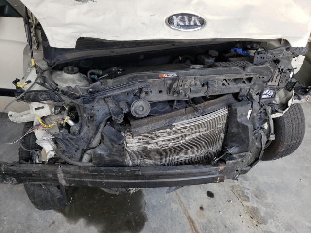 Photo 6 VIN: KNDJT2A69D7512380 - KIA SOUL + 