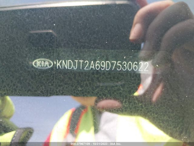 Photo 8 VIN: KNDJT2A69D7530622 - KIA SOUL 