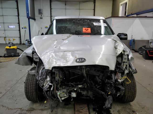 Photo 4 VIN: KNDJT2A69D7753632 - KIA SOUL + 