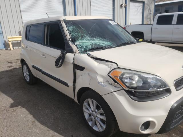 Photo 8 VIN: KNDJT2A69D7758877 - KIA SOUL + 