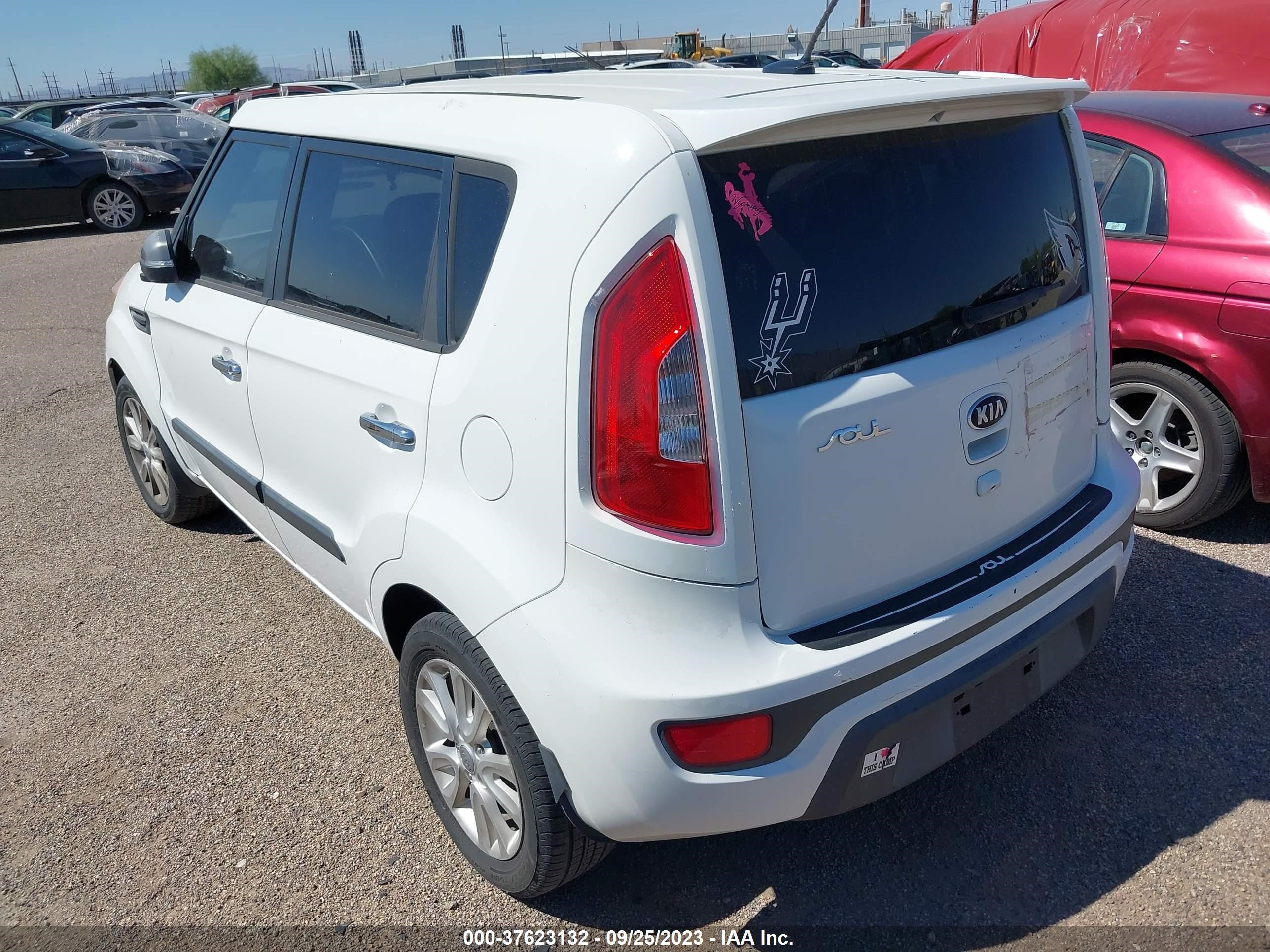 Photo 2 VIN: KNDJT2A6XD7541712 - KIA SOUL 