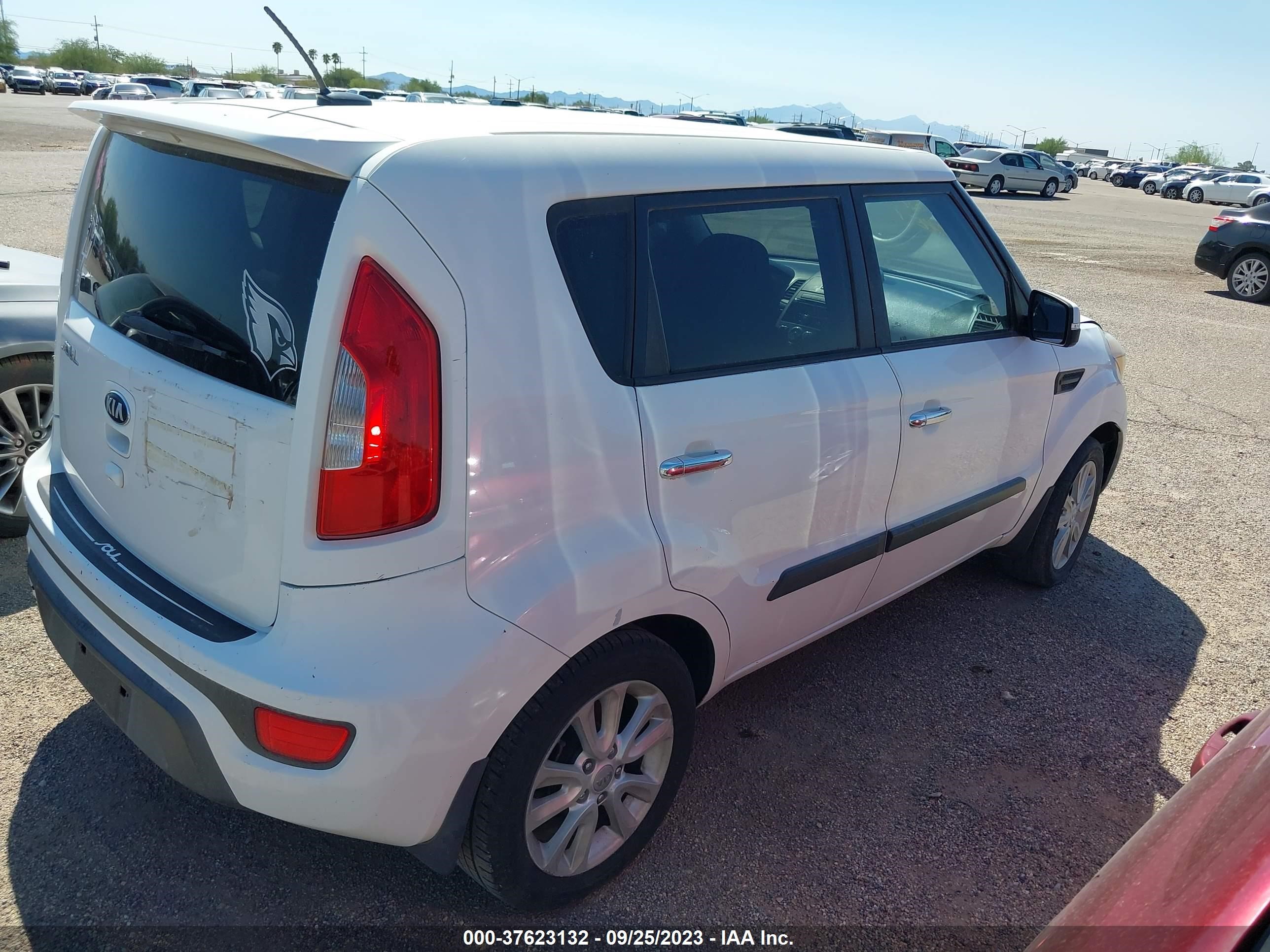 Photo 3 VIN: KNDJT2A6XD7541712 - KIA SOUL 