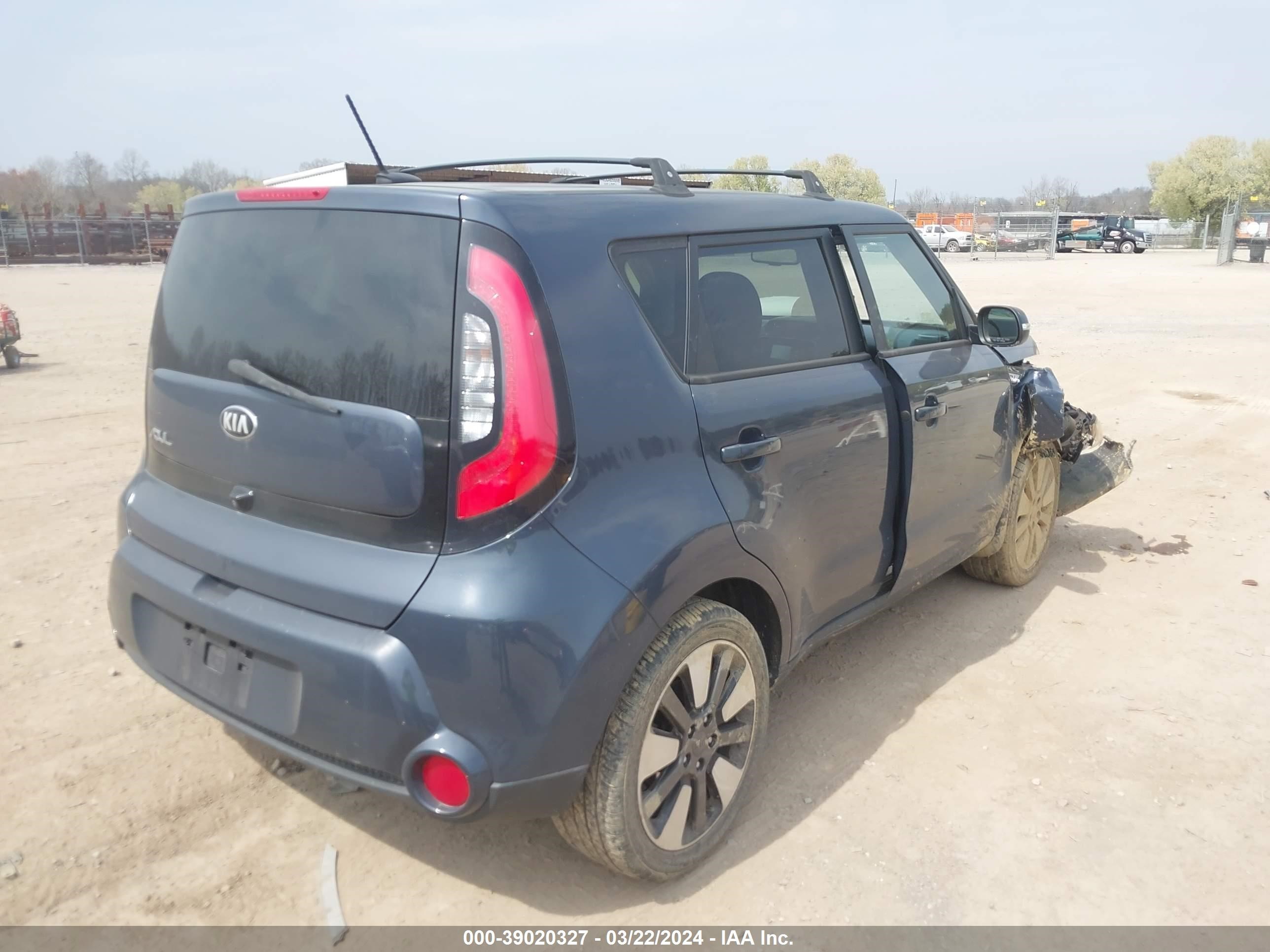 Photo 3 VIN: KNDJX3A53F7186600 - KIA SOUL 