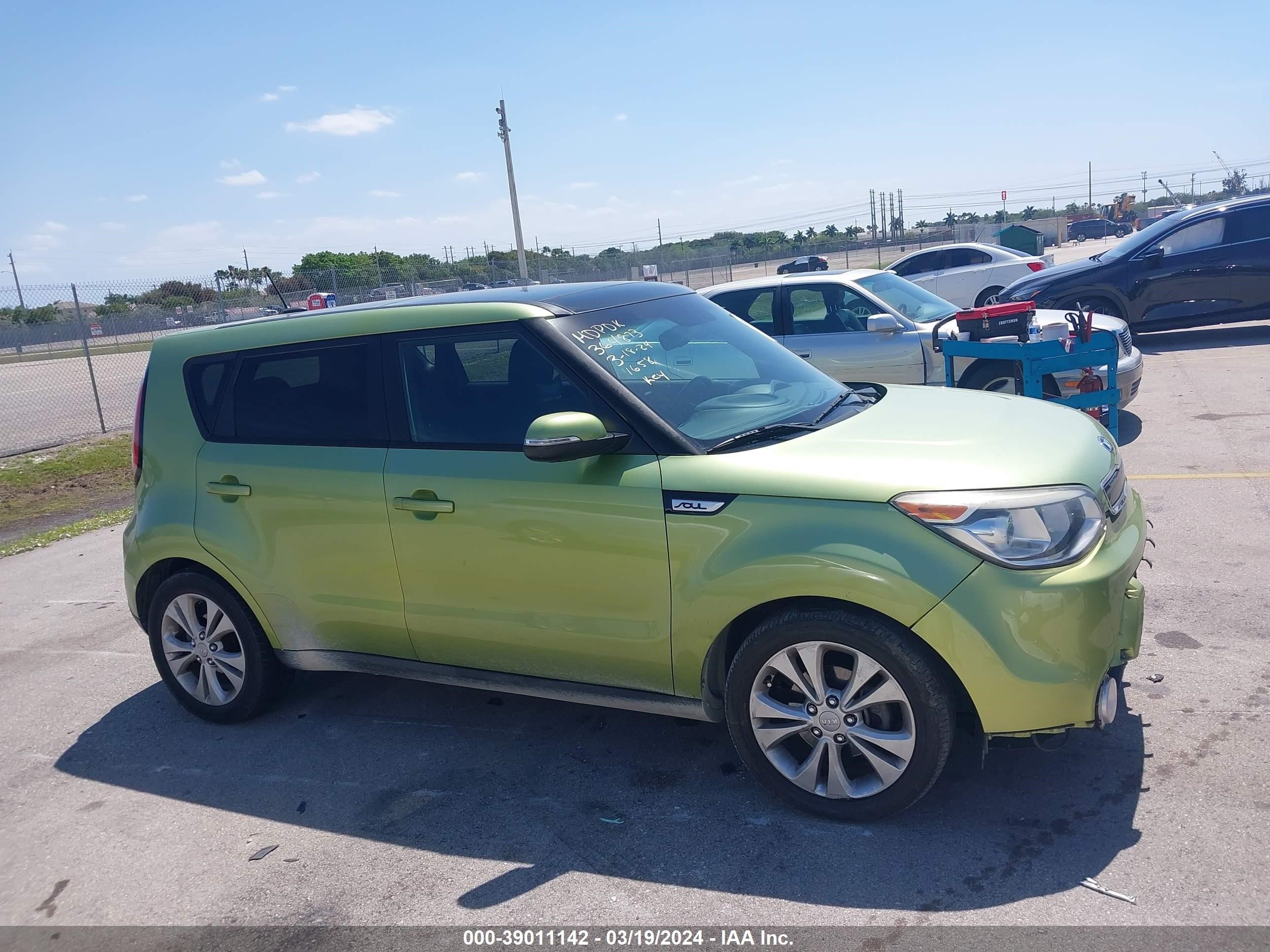 Photo 12 VIN: KNDJX3A56F7761658 - KIA SOUL 