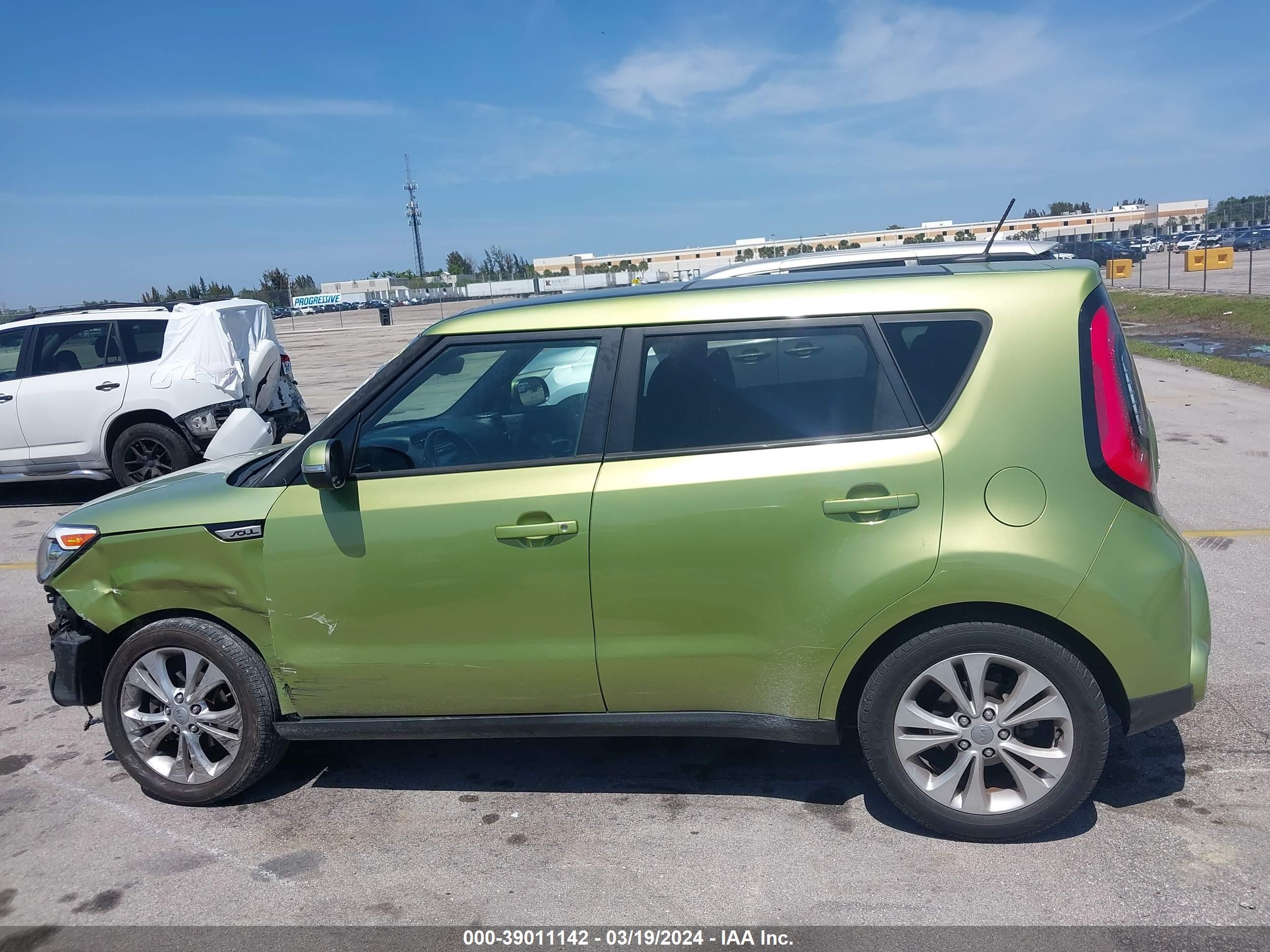 Photo 13 VIN: KNDJX3A56F7761658 - KIA SOUL 