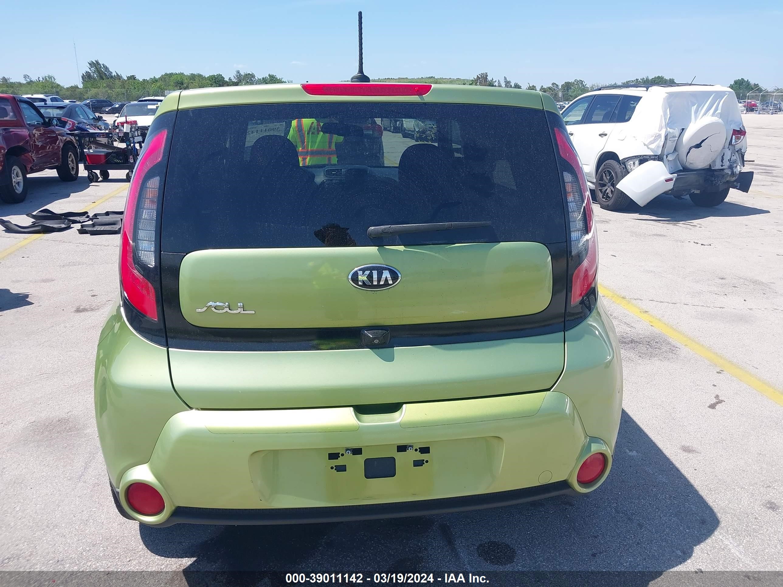 Photo 15 VIN: KNDJX3A56F7761658 - KIA SOUL 