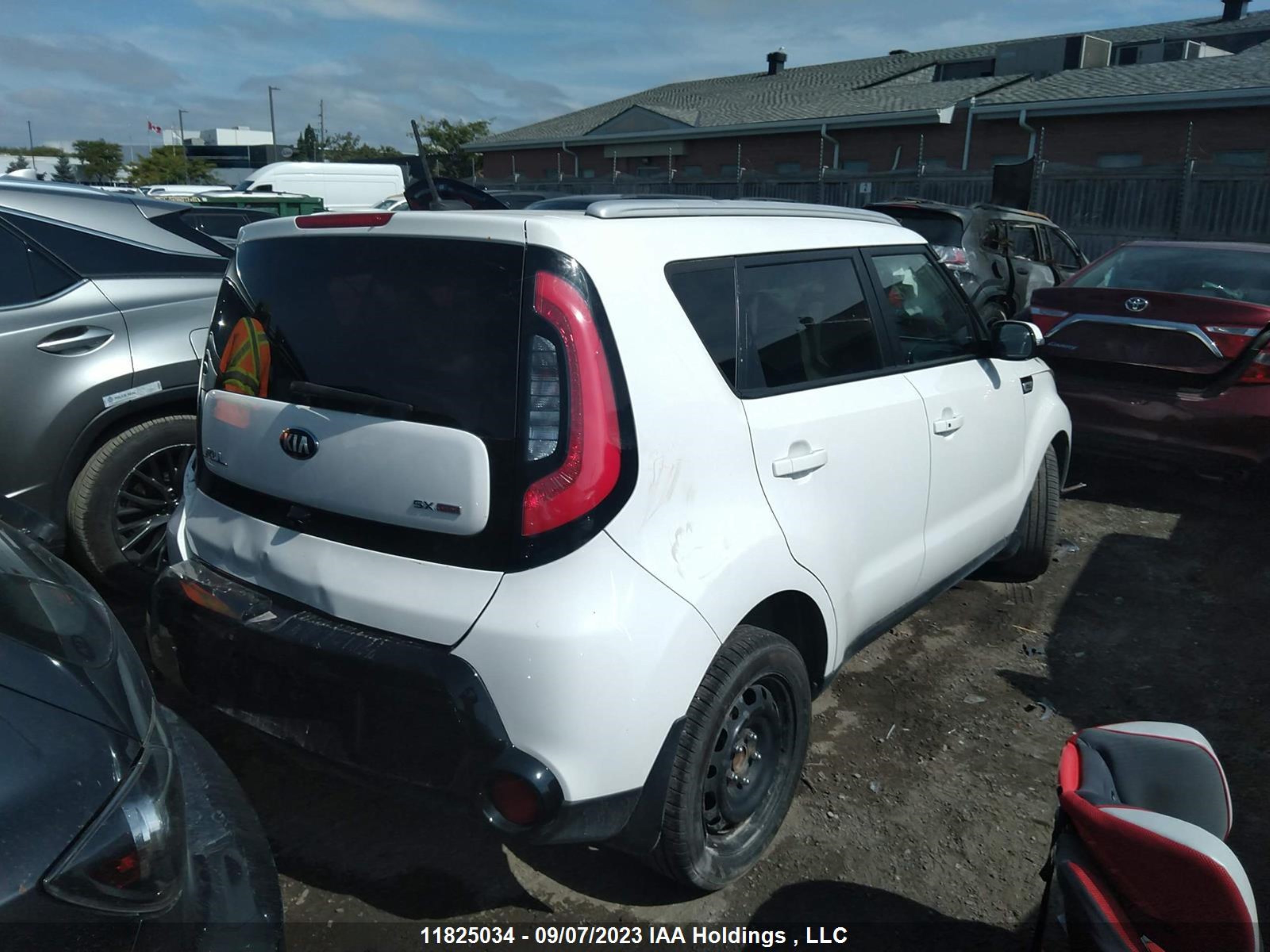 Photo 3 VIN: KNDJX3A59F7190943 - KIA SOUL 