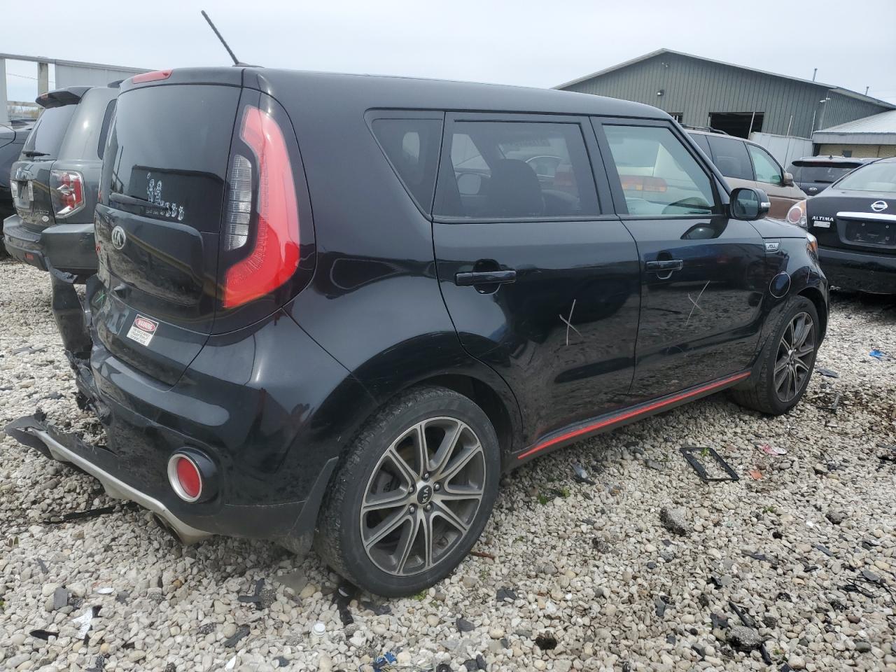 Photo 2 VIN: KNDJX3AA0J7531040 - KIA SOUL 